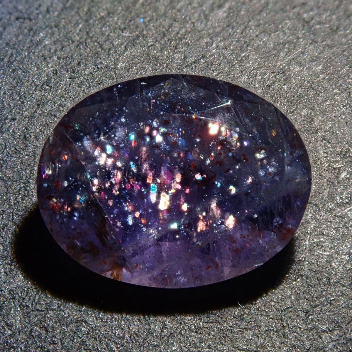 ブラッドショットアイオライトサンストーン 0.858ctルース 