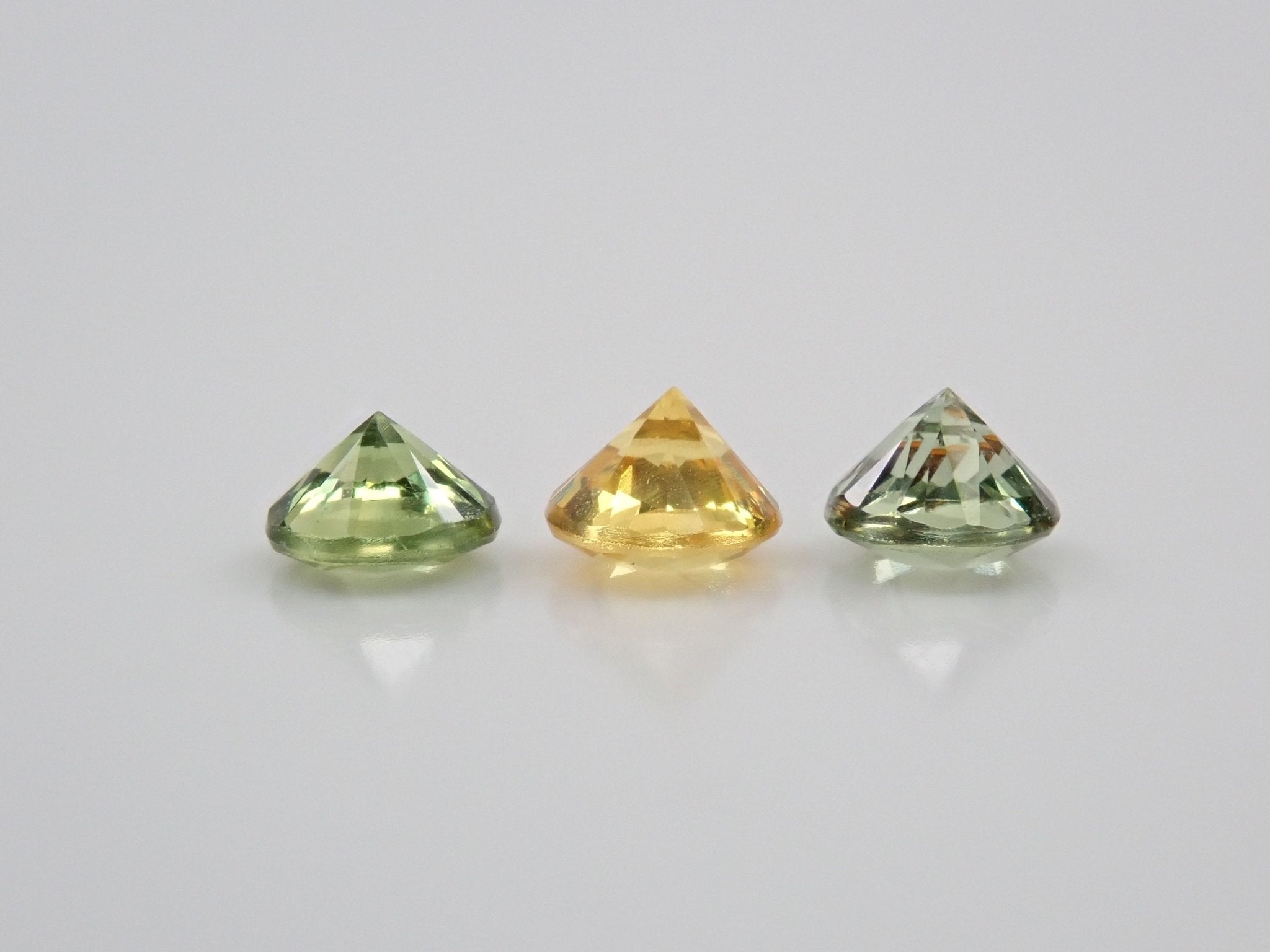 サファイア 0.858ct 3石セット - KARATZ STORE｜カラッツSTORE