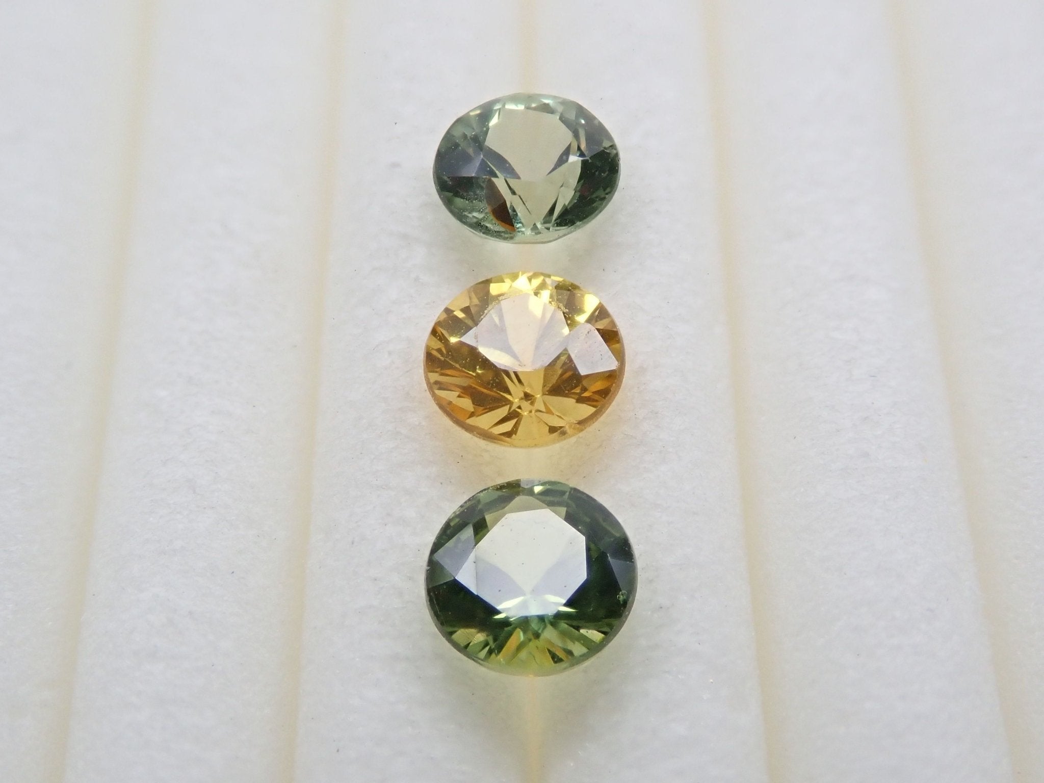 サファイア 0.858ct 3石セット - KARATZ STORE｜カラッツSTORE