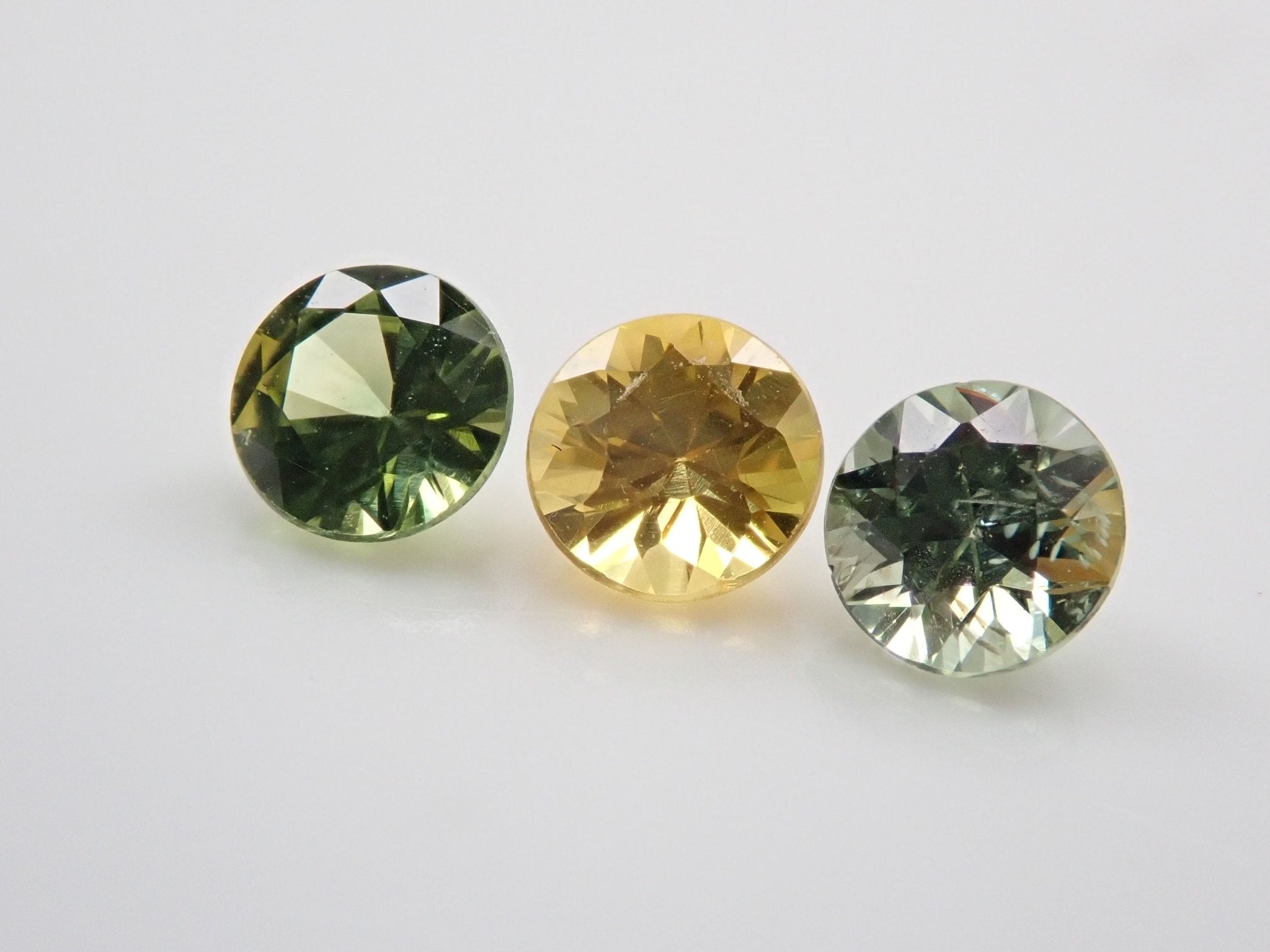 サファイア 0.858ct 3石セット - KARATZ STORE｜カラッツSTORE