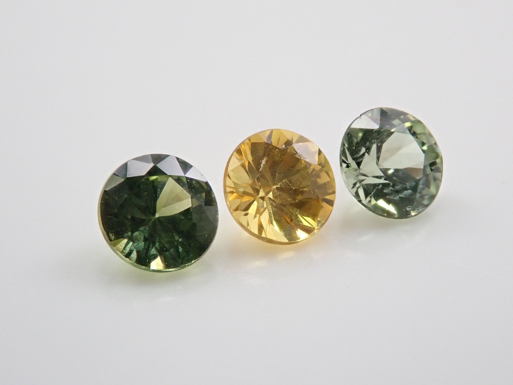 サファイア 0.858ct 3石セット - KARATZ STORE｜カラッツSTORE