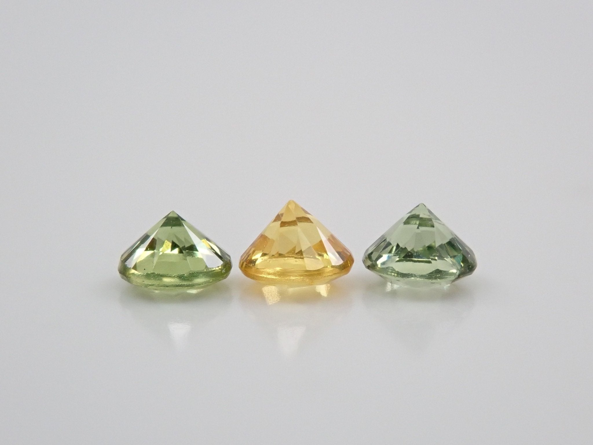 サファイア 0.858ct 3石セット - KARATZ STORE｜カラッツSTORE