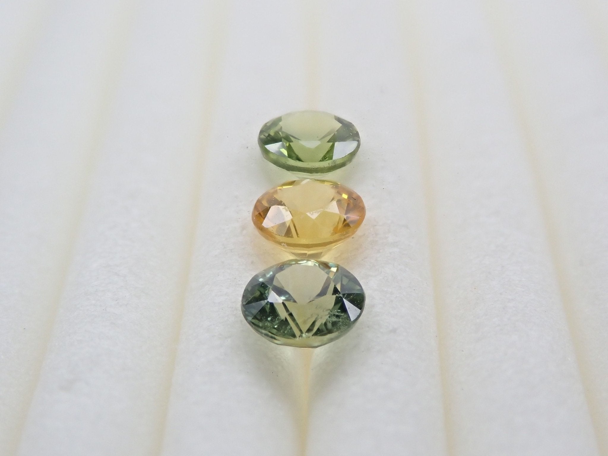 サファイア 0.858ct 3石セット - KARATZ STORE｜カラッツSTORE