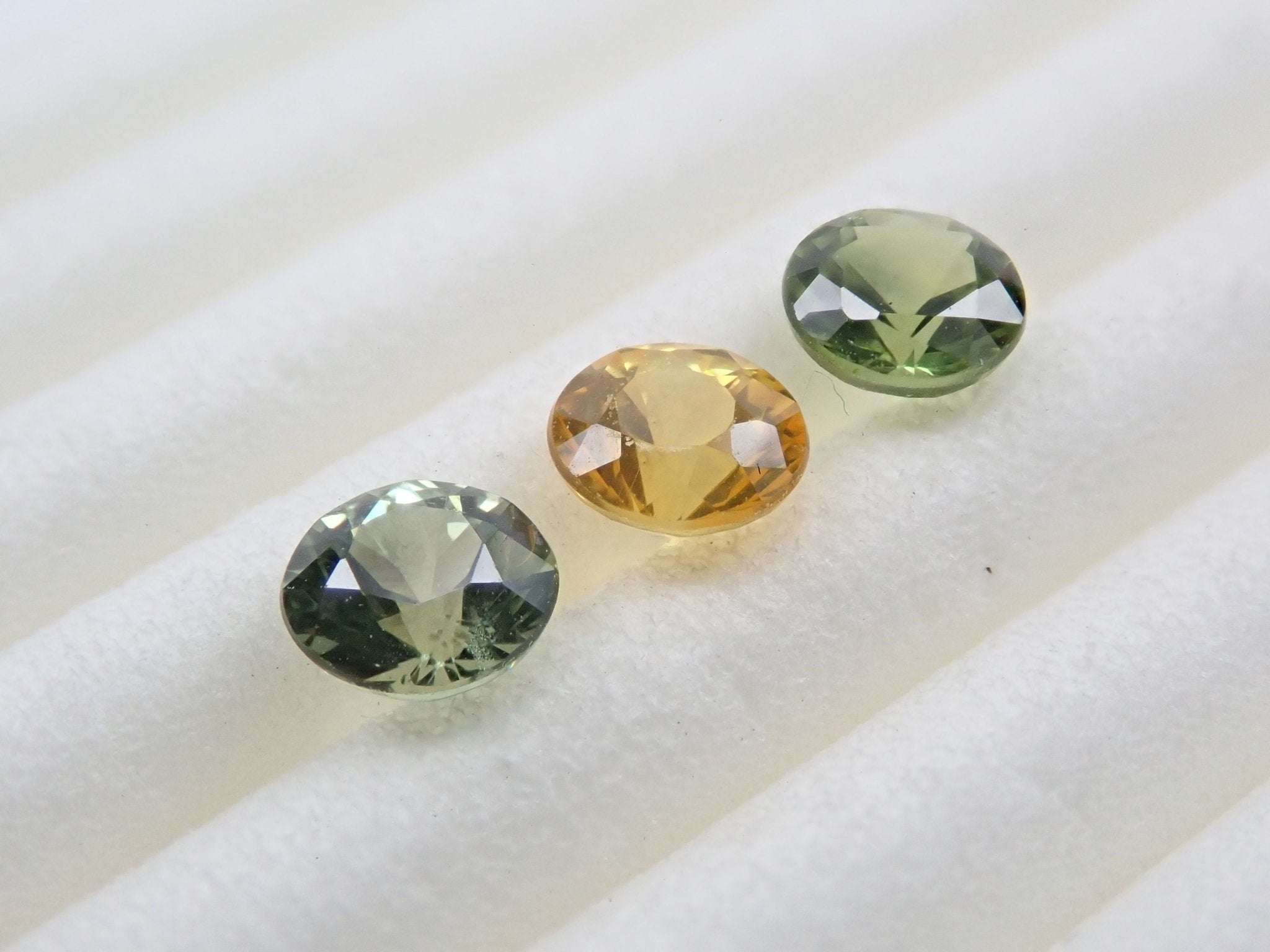 サファイア 0.858ct 3石セット - KARATZ STORE｜カラッツSTORE