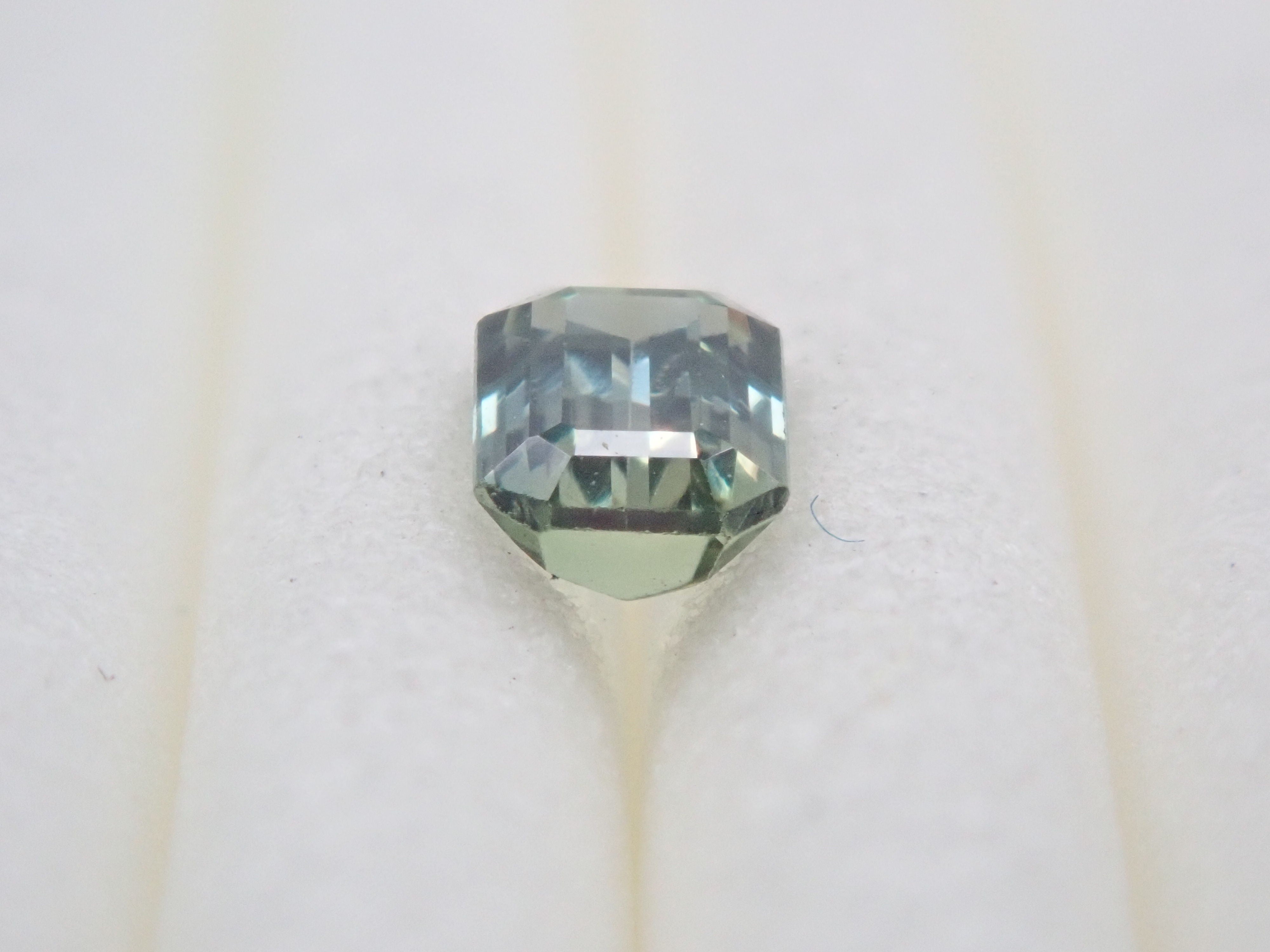 Bicolor sapphire 0.248ct loose