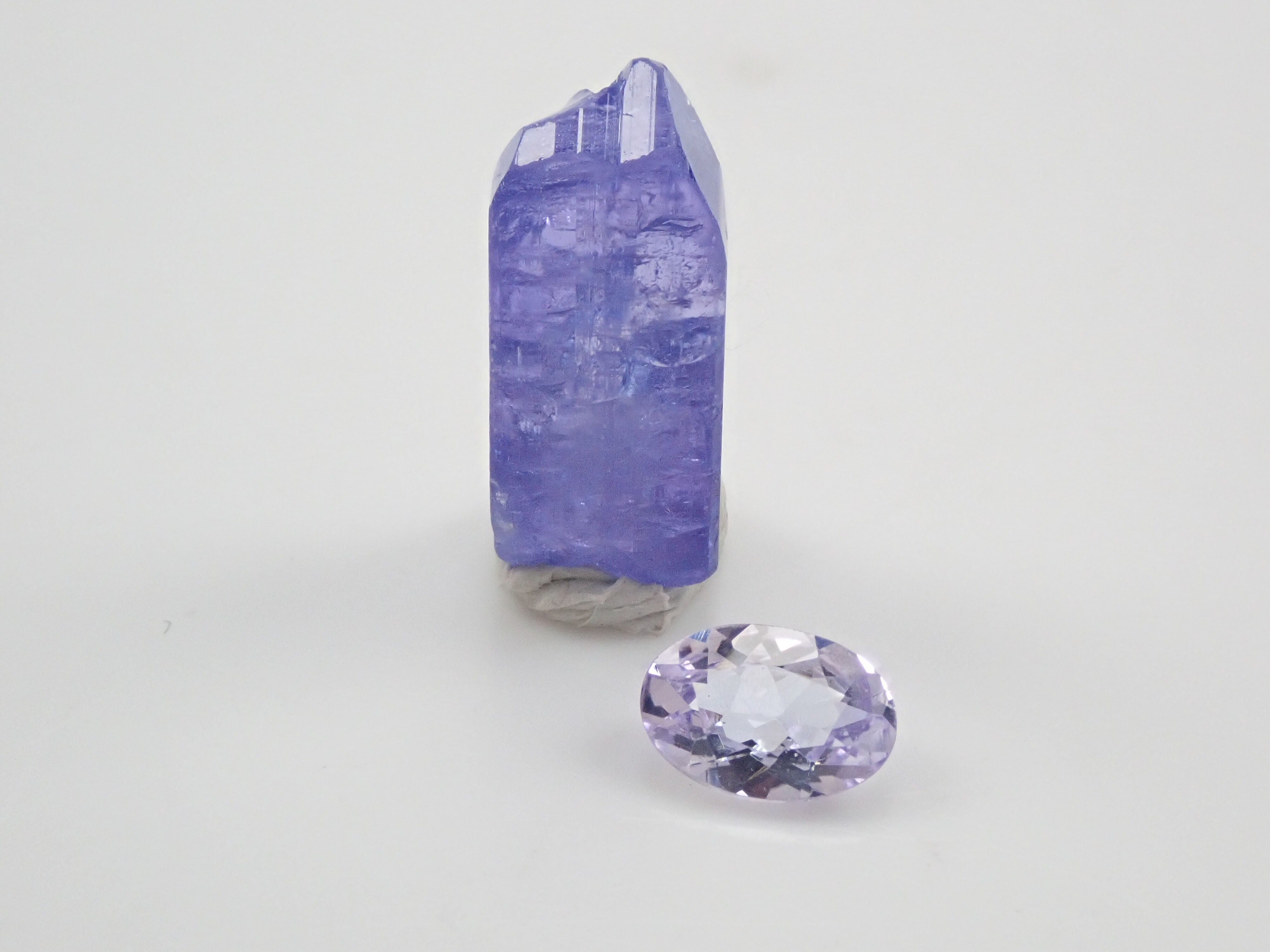 Tanzanite rough stone/loose set 4.044ct