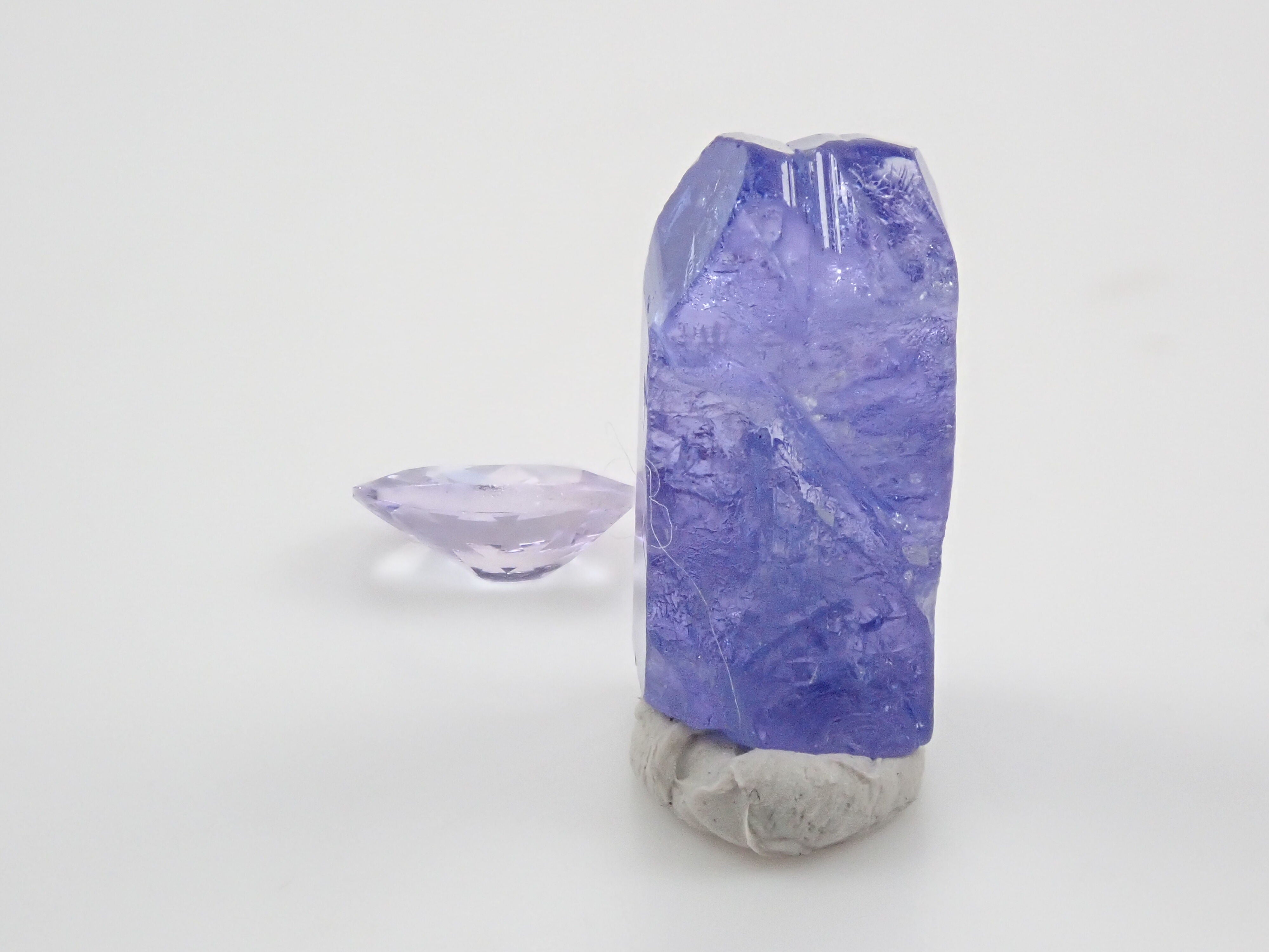 Tanzanite rough stone/loose set 4.044ct