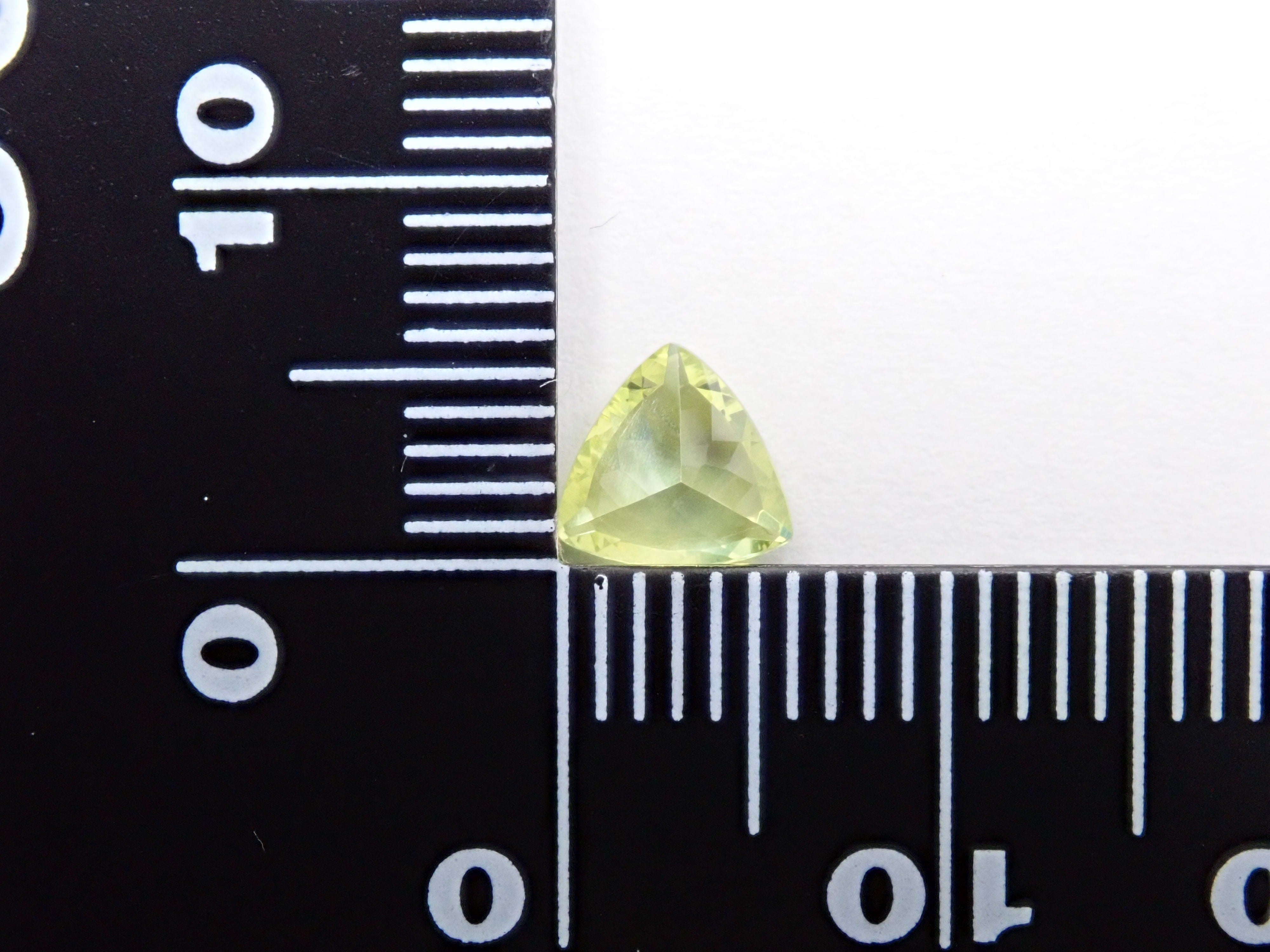 Parrot chrysoberyl 0.752ct loose