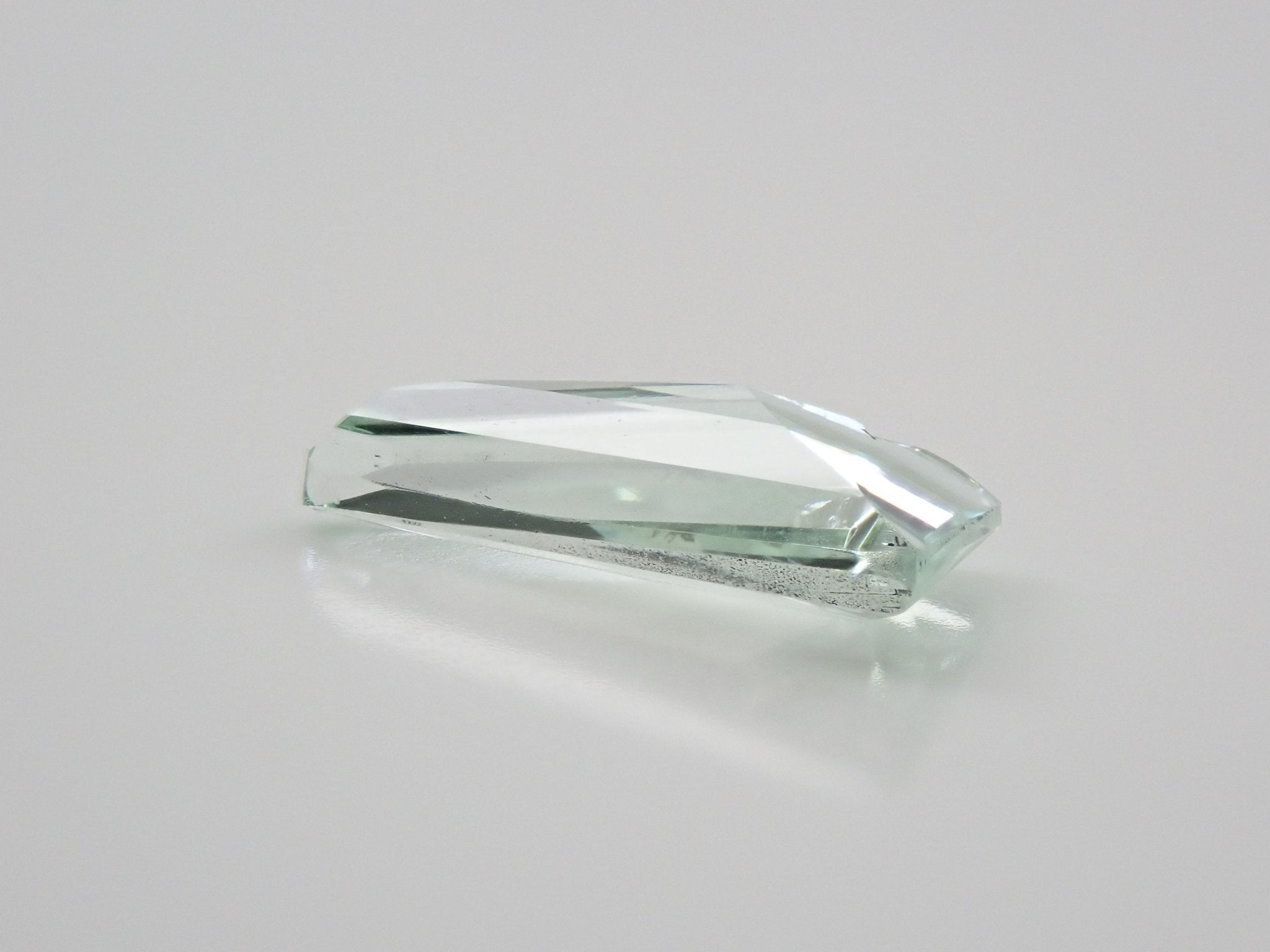 グリーン・スポジュメン 1.178ct ルース 日独付 - KARATZ STORE｜カラッツSTORE