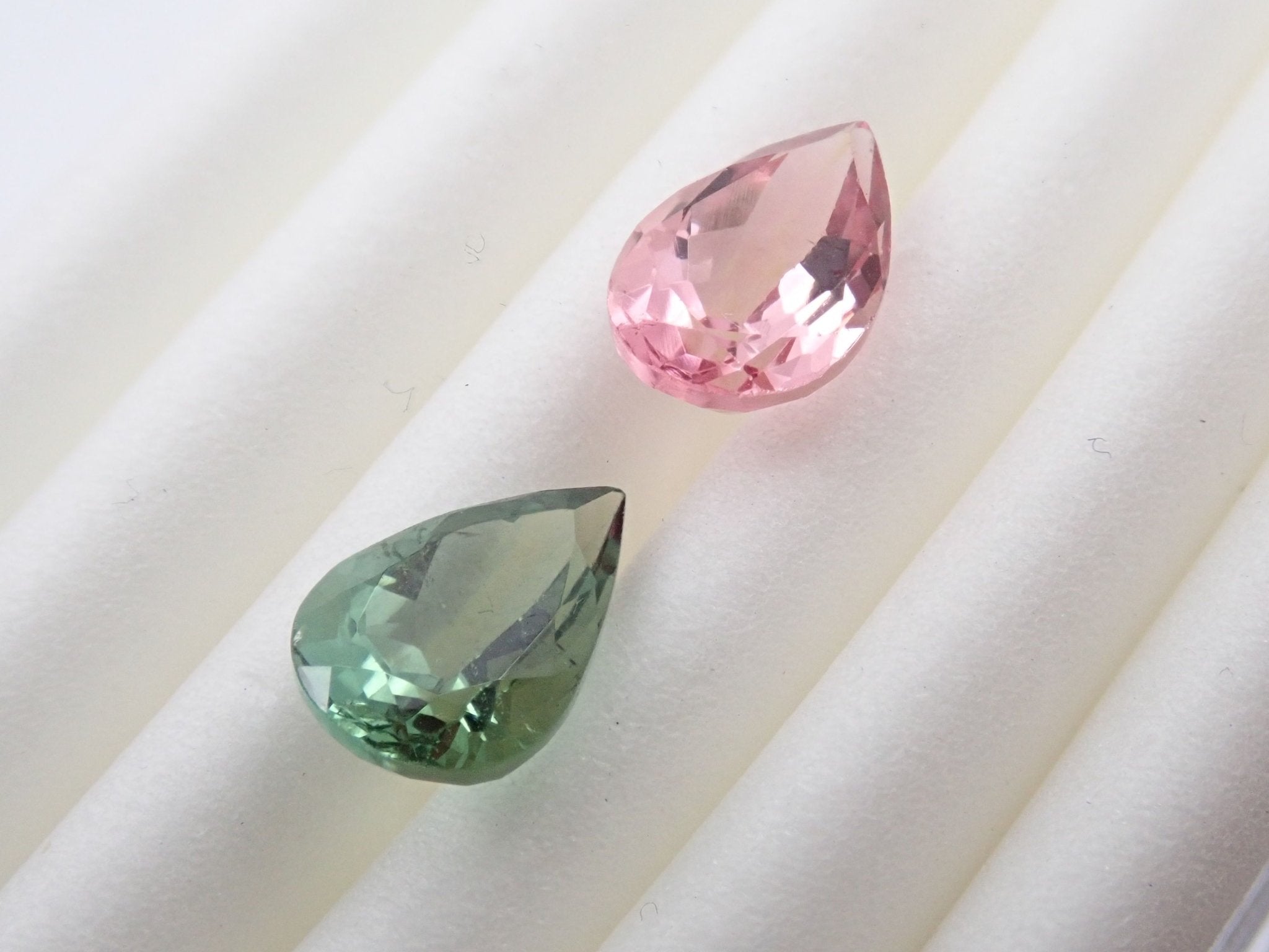 ピンクトルマリン 1.376ct ・グリーントルマリン 1.344ct 2石セット - KARATZ STORE｜カラッツSTORE