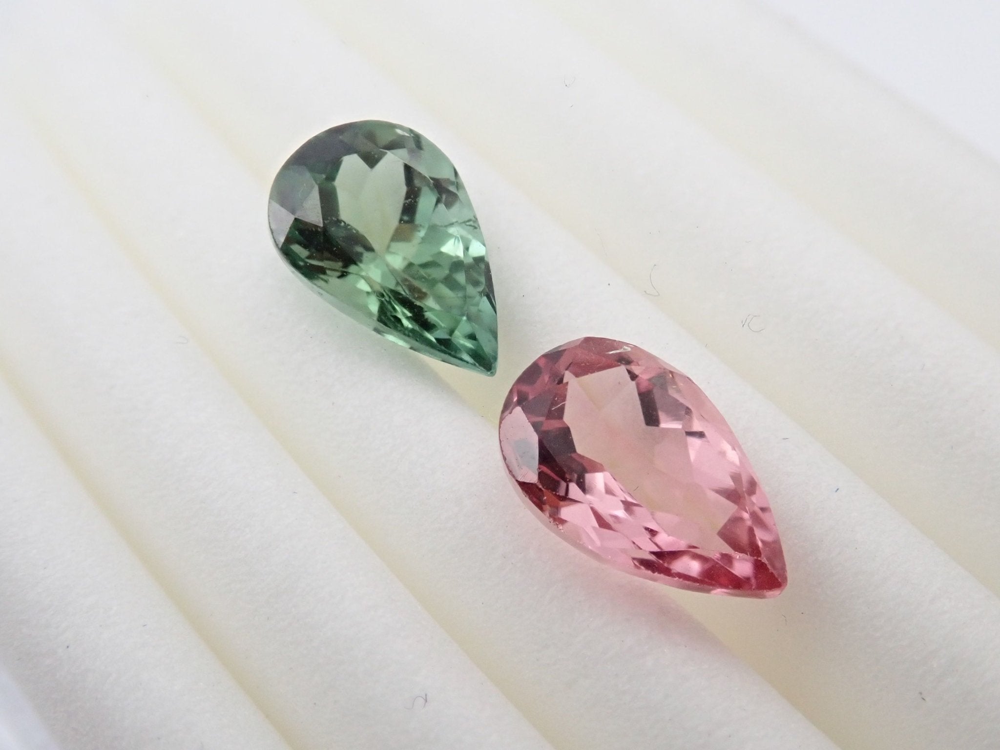 ピンクトルマリン 1.376ct ・グリーントルマリン 1.344ct 2石セット - KARATZ STORE｜カラッツSTORE