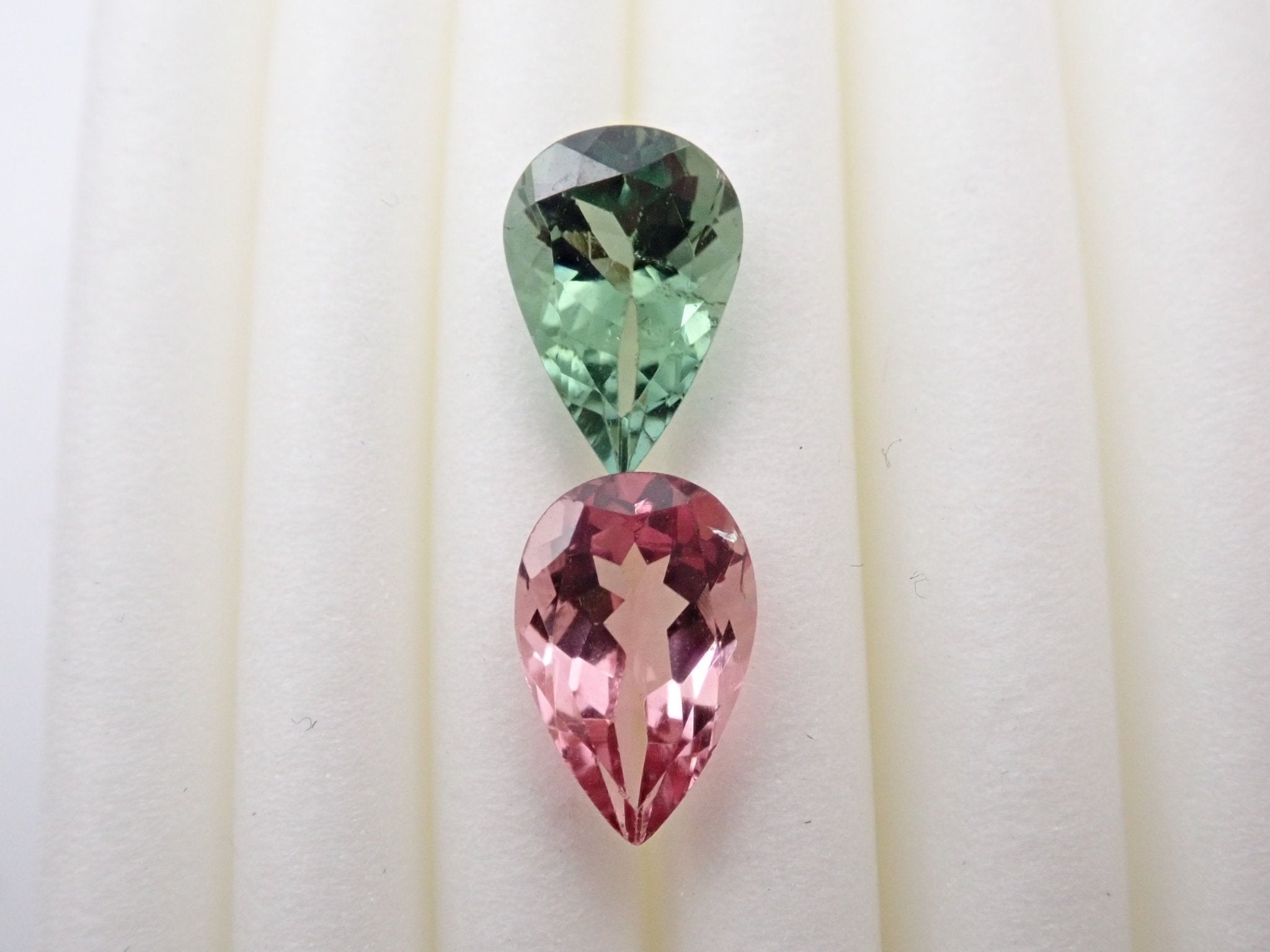 ピンクトルマリン 1.376ct ・グリーントルマリン 1.344ct 2石セット - KARATZ STORE｜カラッツSTORE