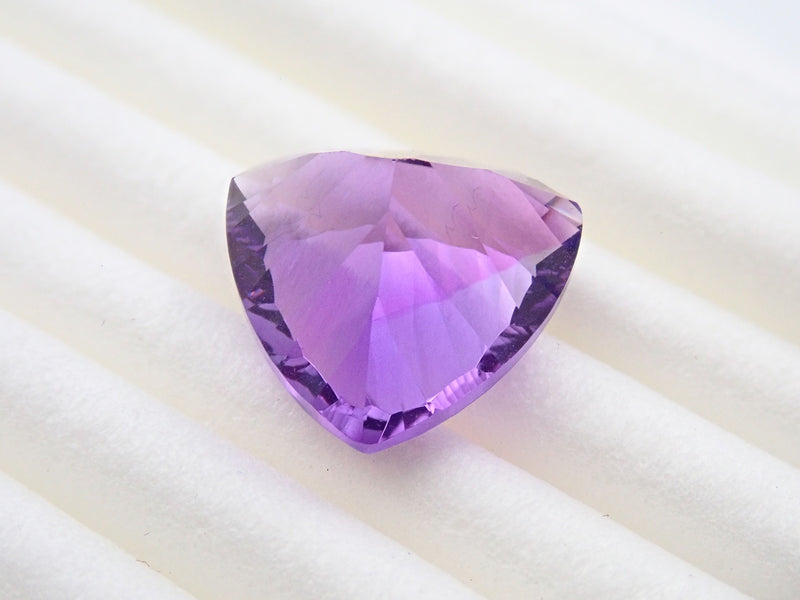 紫水晶 2.823 克拉裸石（凹面切割）