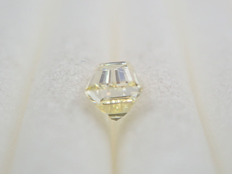 Yellow diamond 0.198ct loose (LIGHT YELLOW, VS1, tapered baguette)