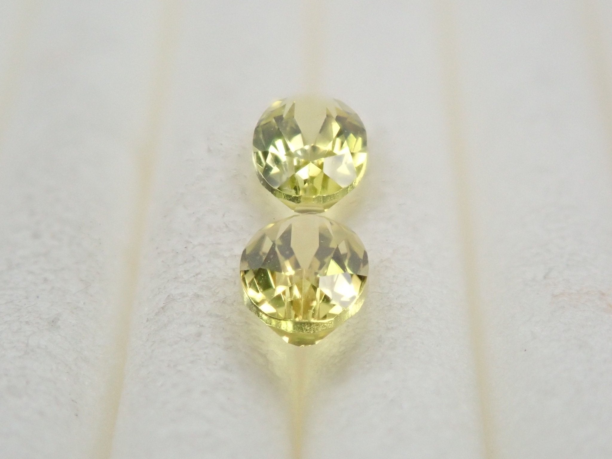 カナリーイエロートルマリン2石セット 0.469ct - KARATZ STORE｜カラッツSTORE