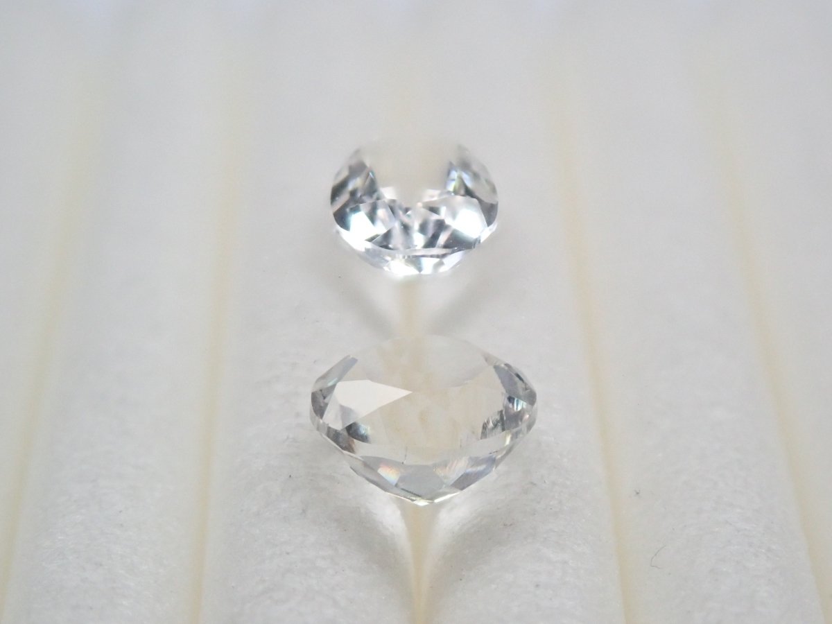 ハイアライトオパール2石セット 0.65ct - KARATZ STORE｜カラッツSTORE