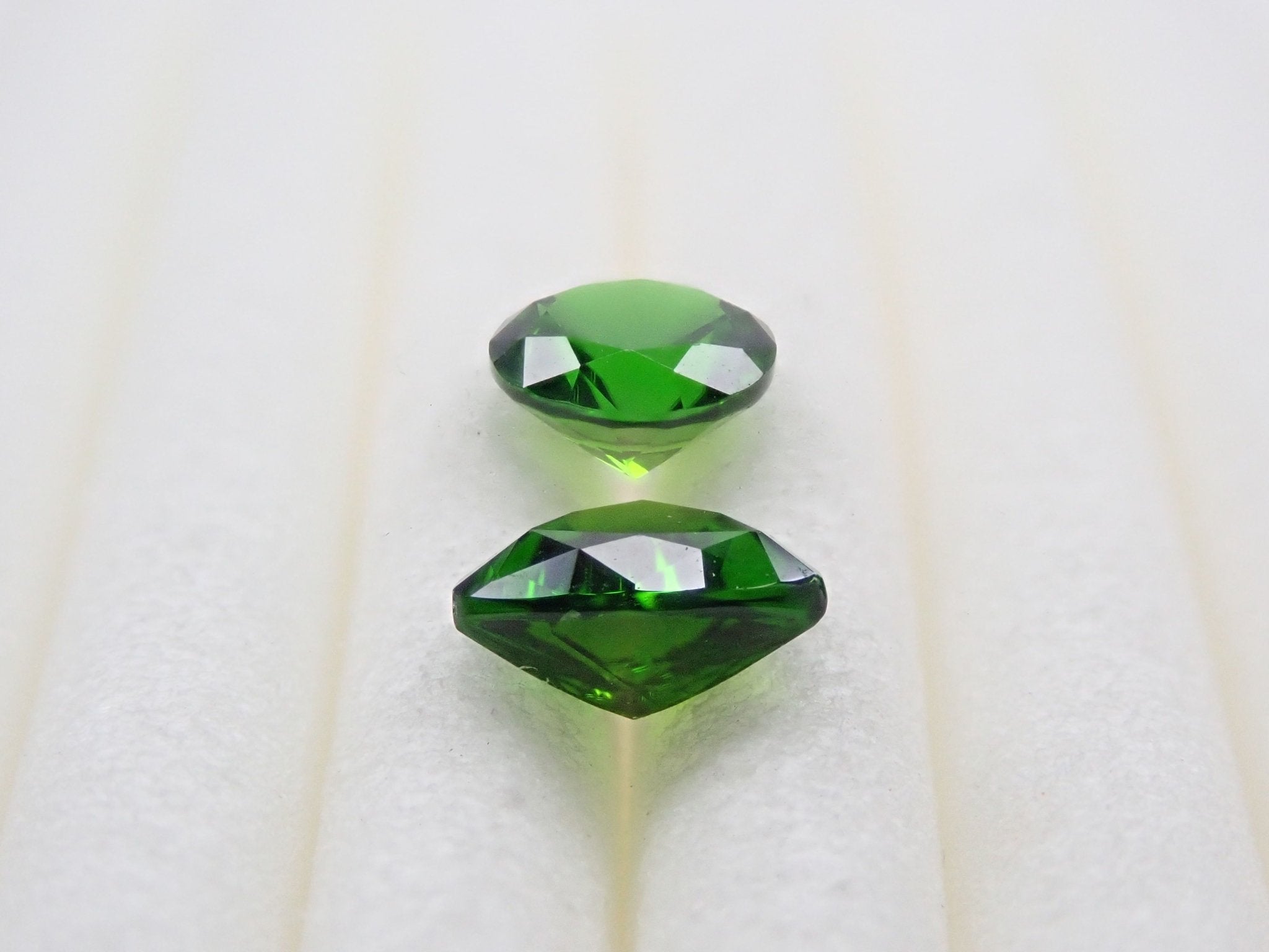 ダイオプサイド2石セット 0.743ct - KARATZ STORE｜カラッツSTORE