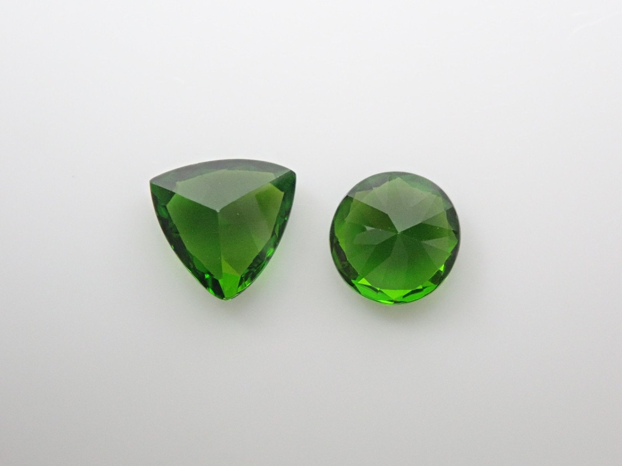 ダイオプサイド2石セット 0.743ct - KARATZ STORE｜カラッツSTORE