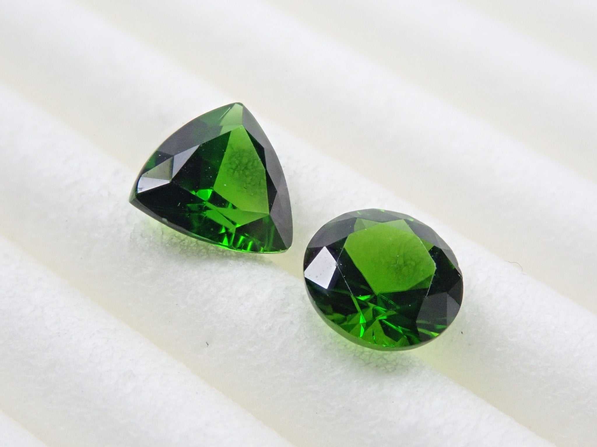 ダイオプサイド2石セット 0.743ct - KARATZ STORE｜カラッツSTORE