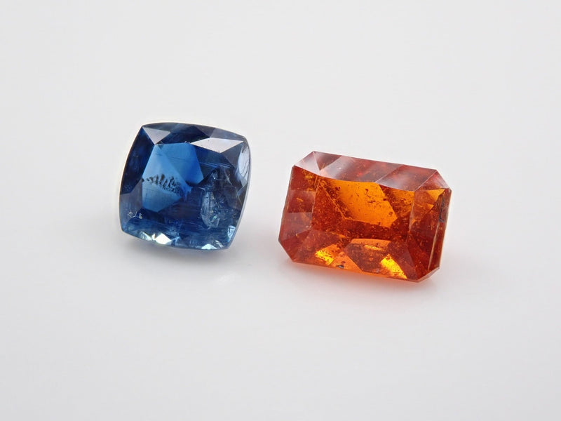 カイヤナイト2石セット 1.100ct（オレンジ・ブルー） – カラッツSTORE