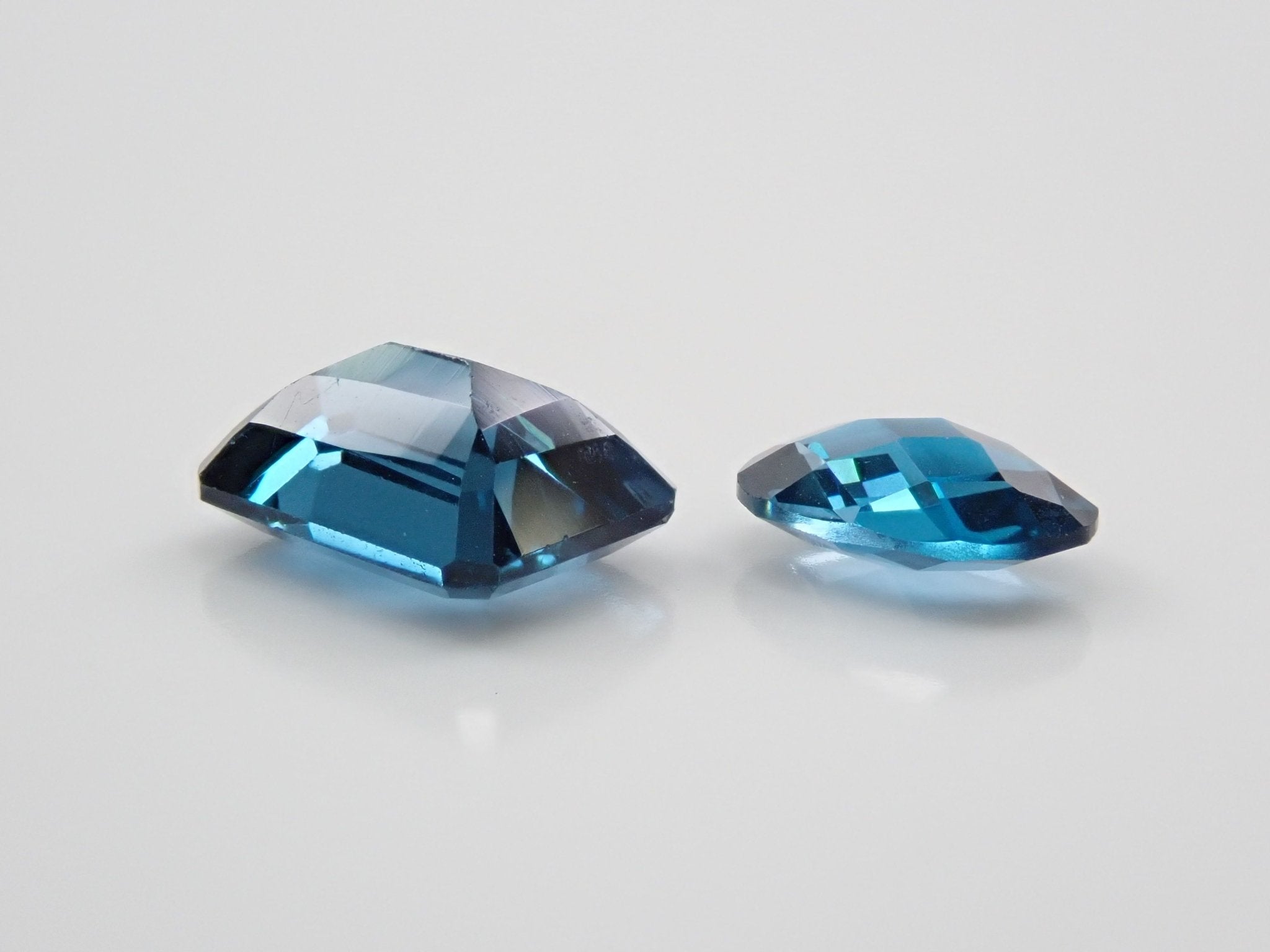 ロンドンブルートパーズ2石セット 2.635ct - KARATZ STORE｜カラッツSTORE