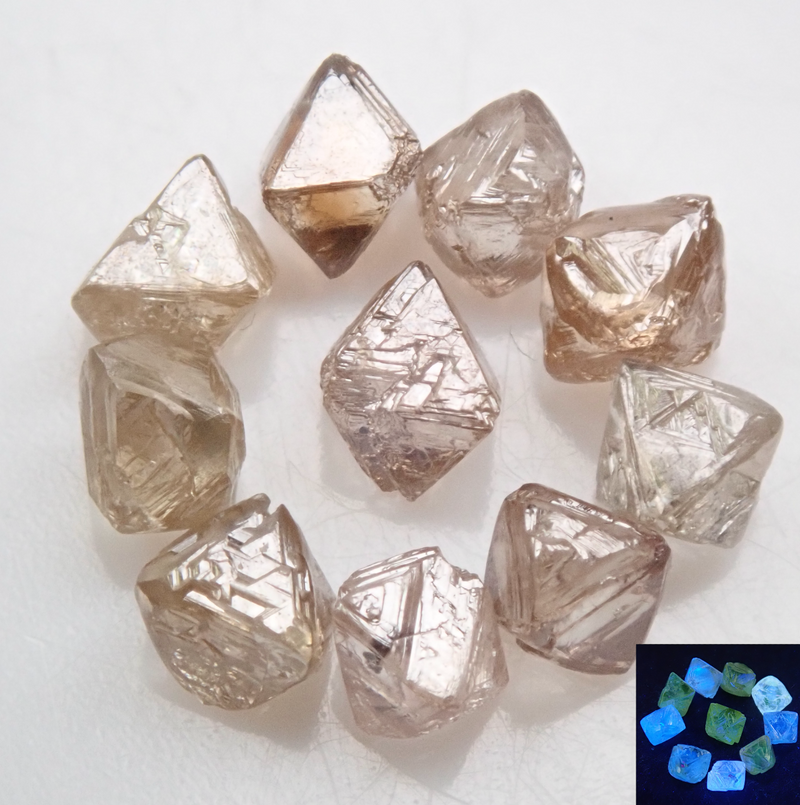 1 sawable diamond (average 0.13ct)