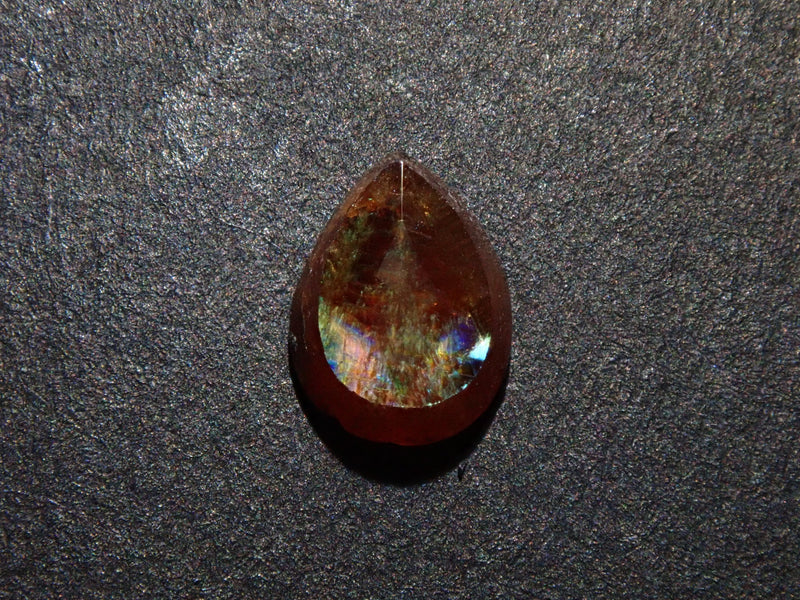 鈣鐵榴石石榴石（俗稱彩虹石榴石）0.517 克拉原石