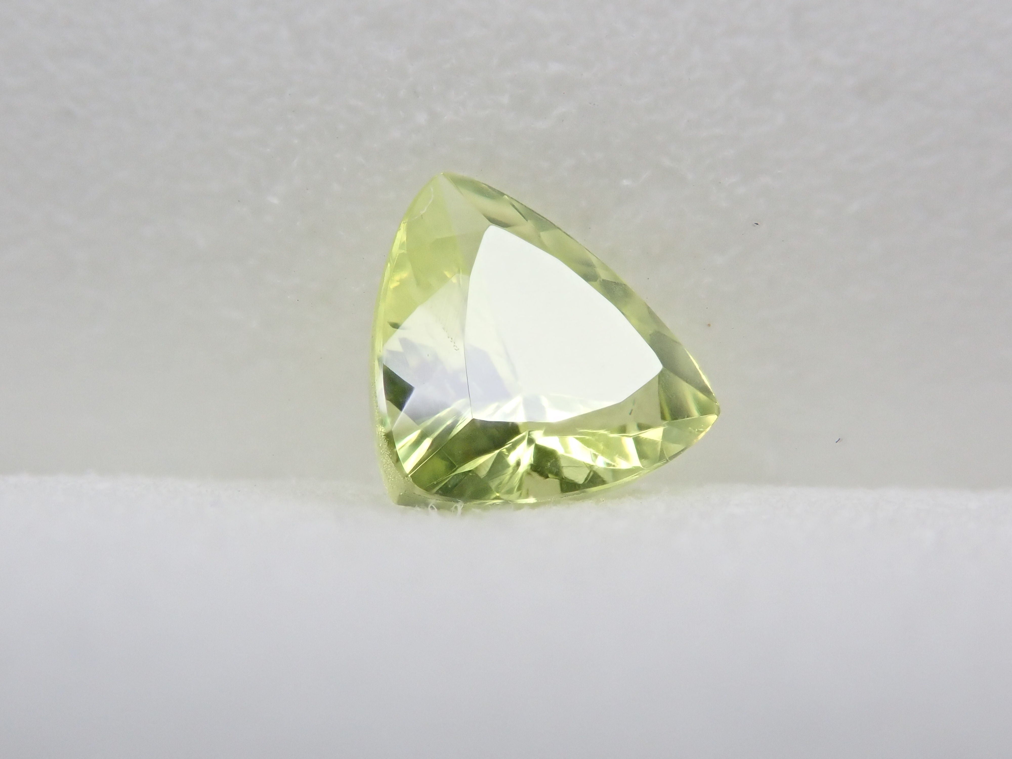 Parrot chrysoberyl 0.767ct loose