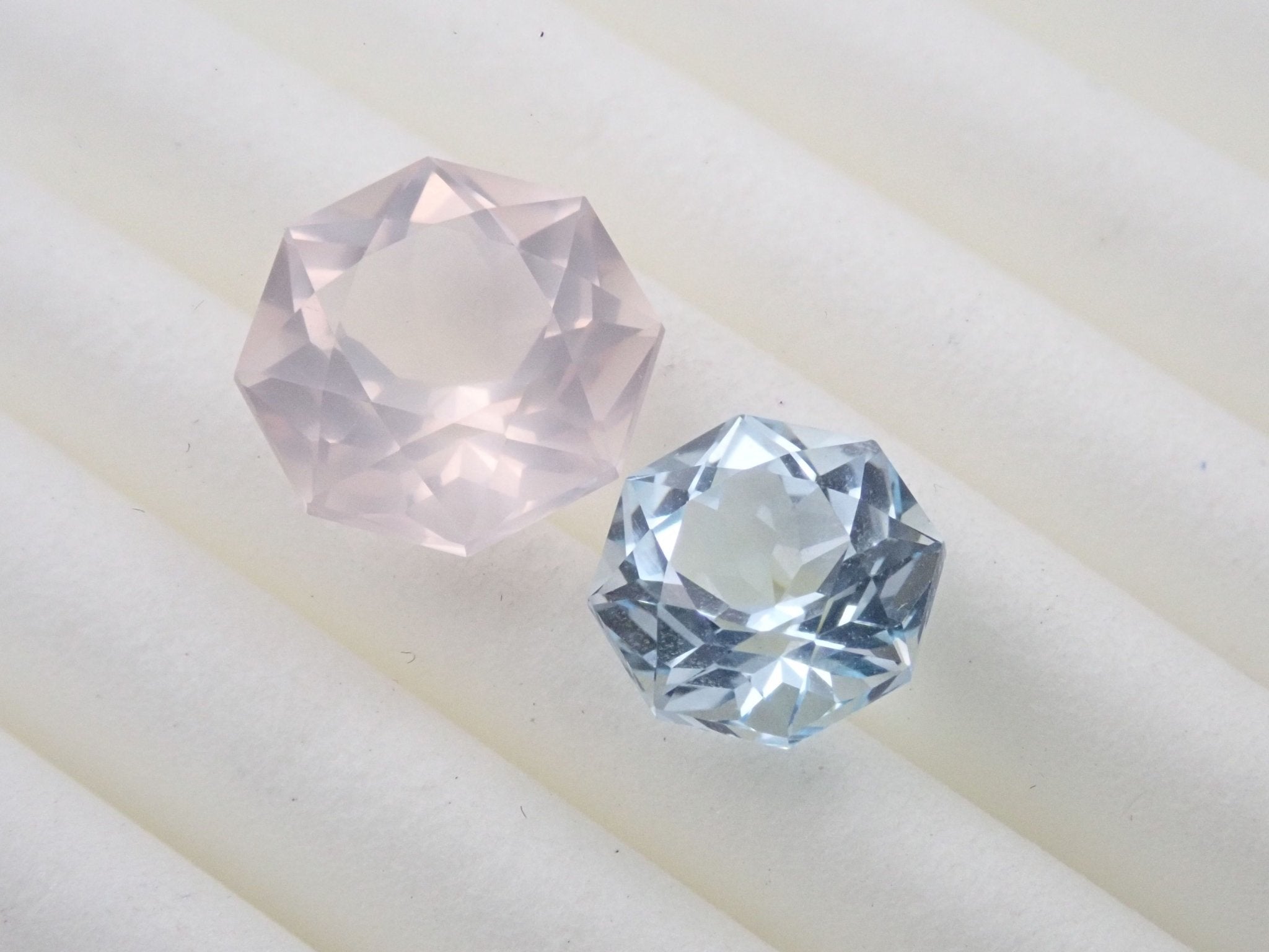 ローズクォーツ 2.524ct・ブルートパーズ 1.917ct - KARATZ STORE｜カラッツSTORE