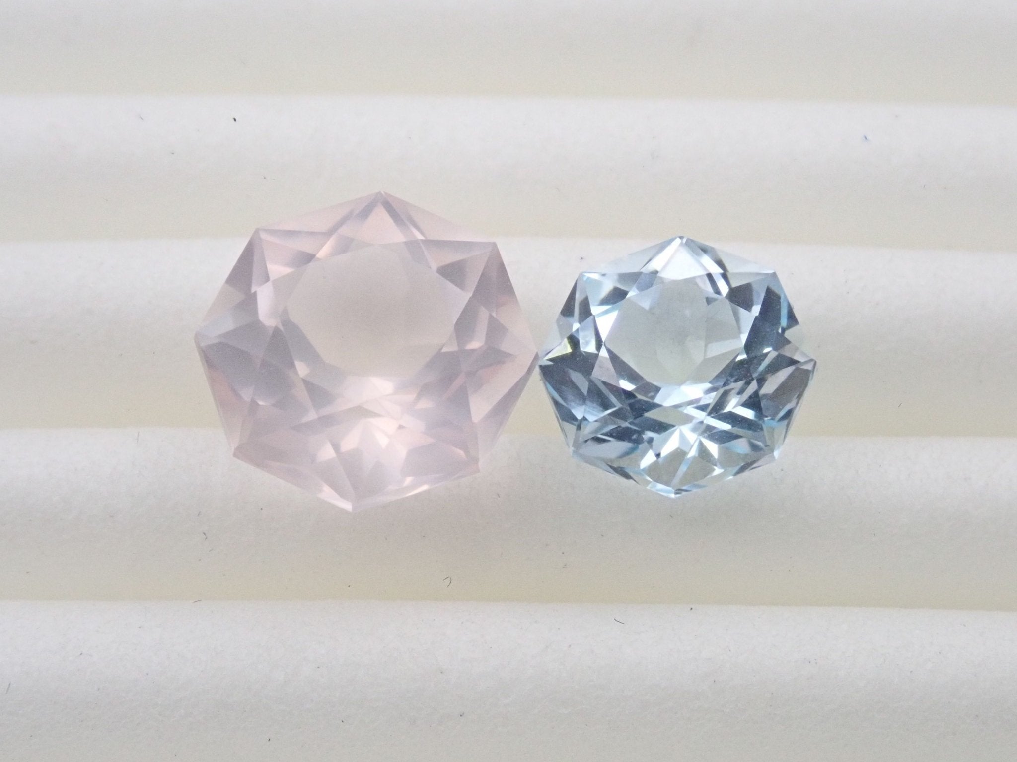 ローズクォーツ 2.524ct・ブルートパーズ 1.917ct - KARATZ STORE｜カラッツSTORE