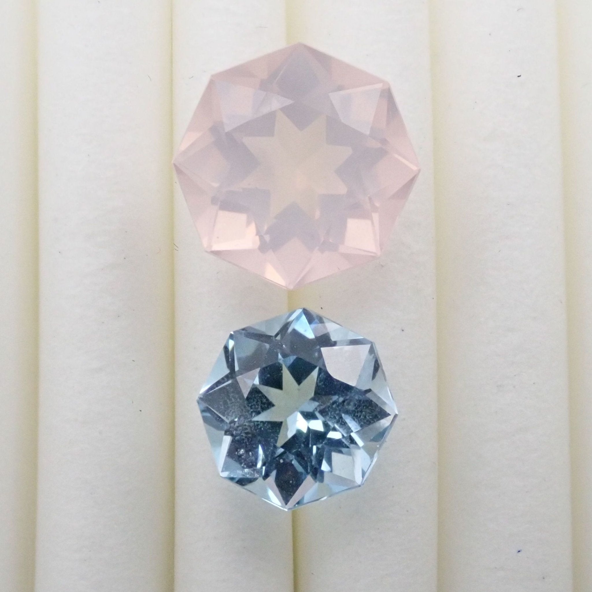 ローズクォーツ 2.558ct・ブルートパーズ 1.826ct 2石セット - KARATZ STORE｜カラッツSTORE