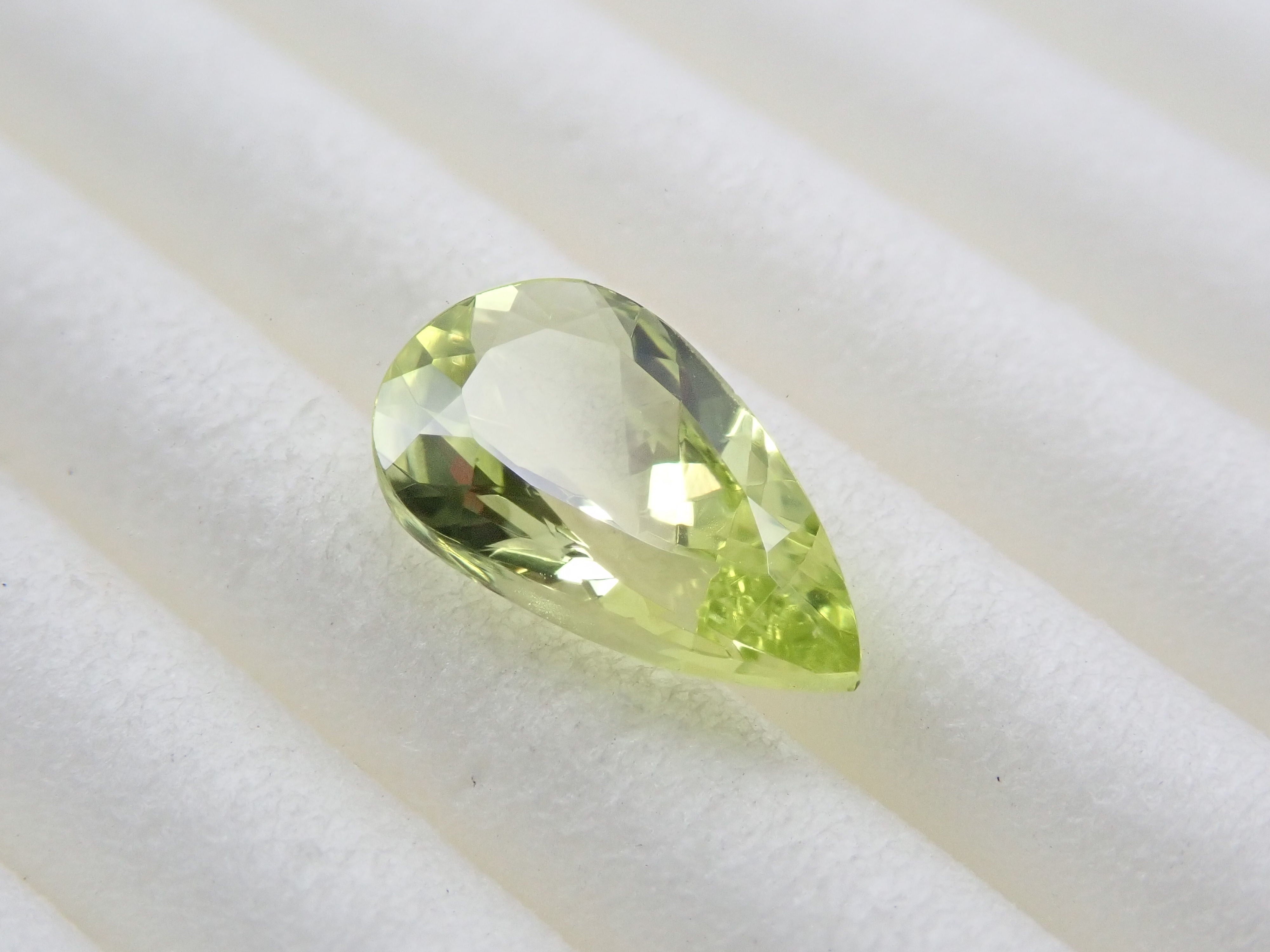 Parrot chrysoberyl 0.802ct loose