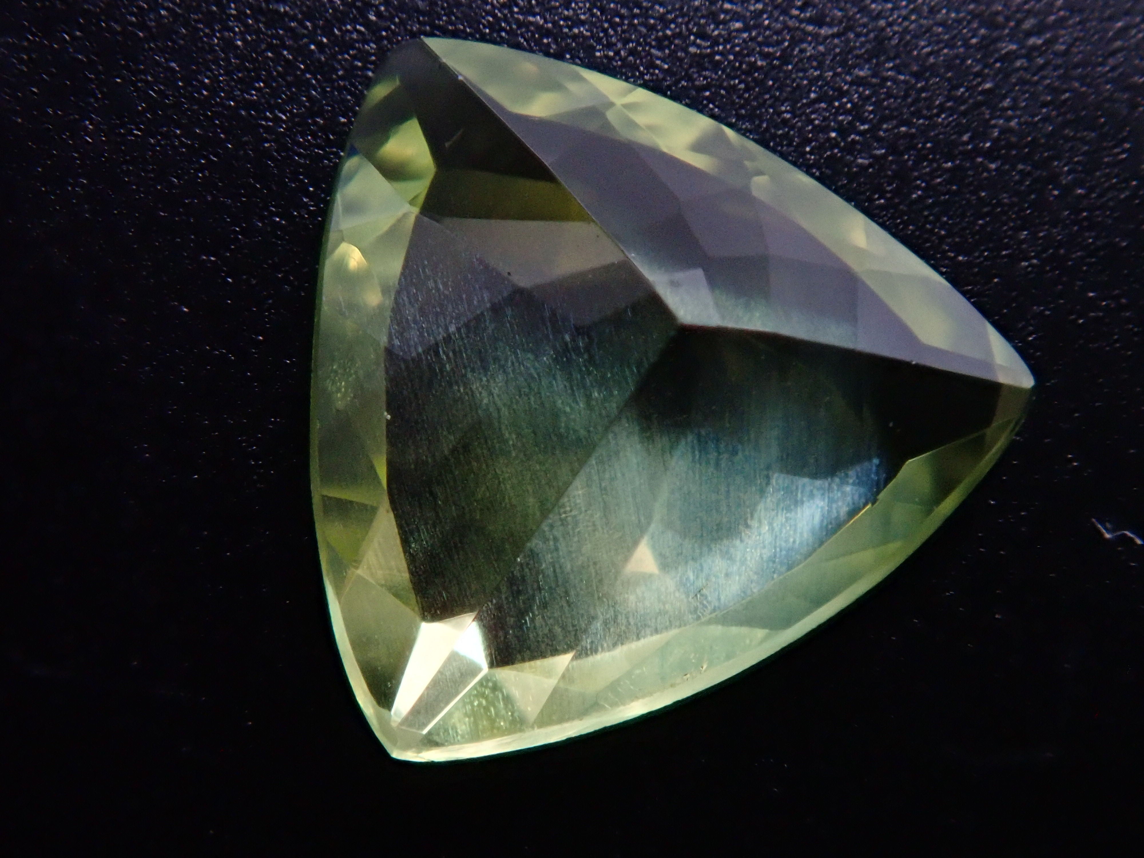 Parrot chrysoberyl 0.752ct loose