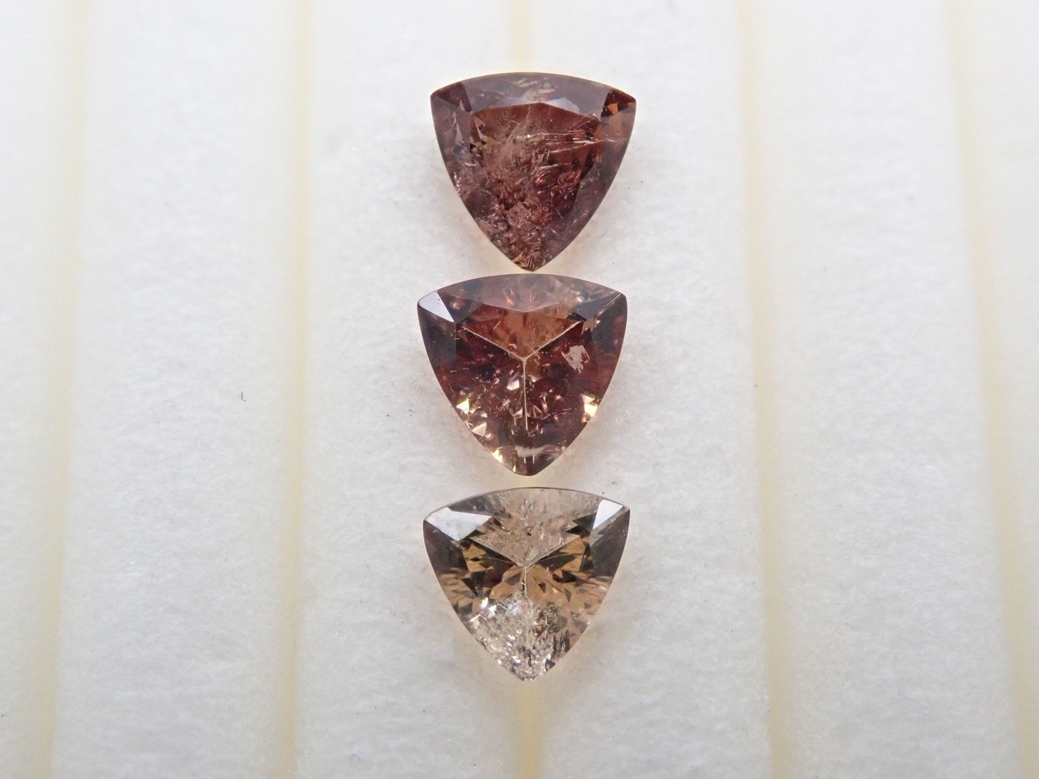 アキシナイト3石セット 0.463ct - KARATZ STORE｜カラッツSTORE