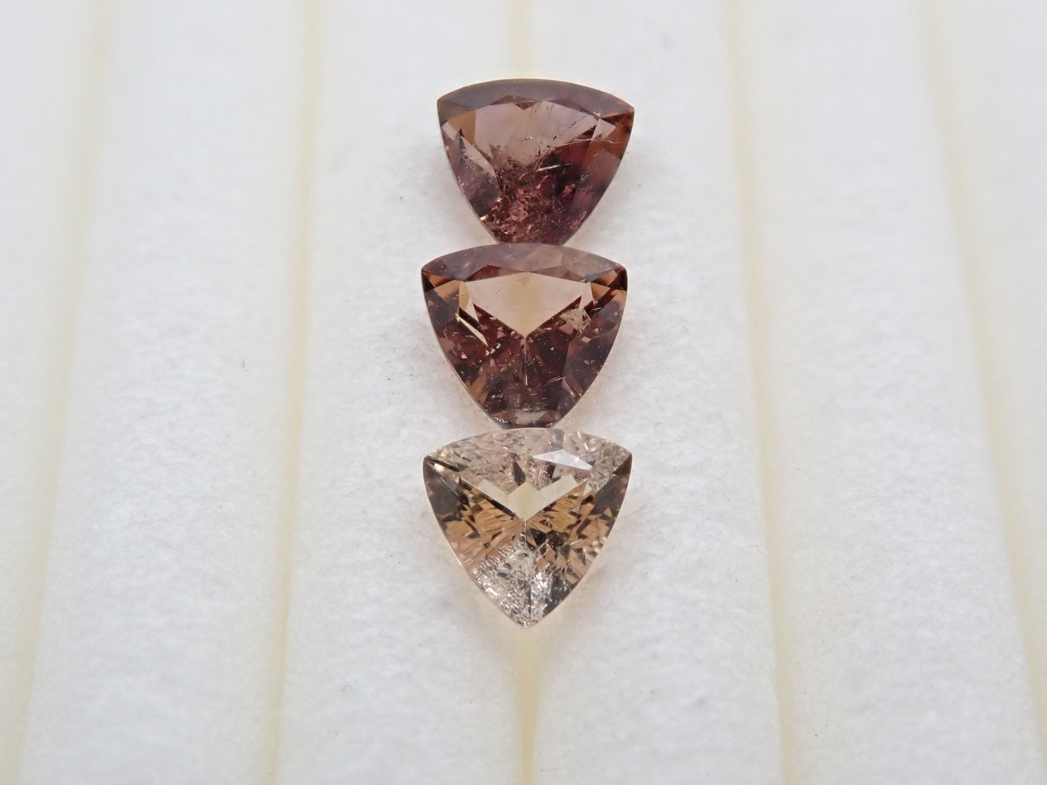 アキシナイト3石セット 0.463ct - KARATZ STORE｜カラッツSTORE