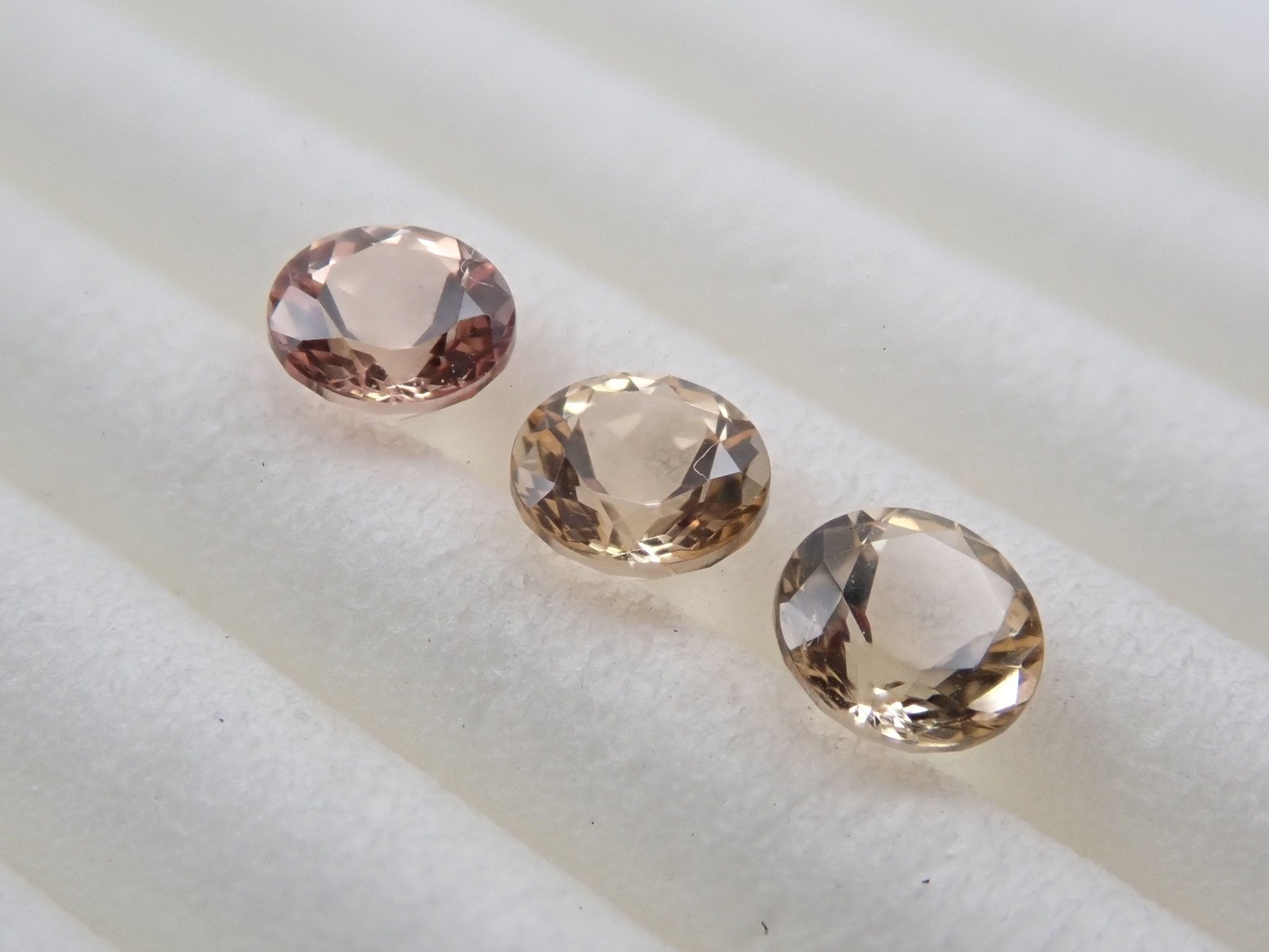 インペリアルトパーズ3石セット 0.605ct - KARATZ STORE｜カラッツSTORE