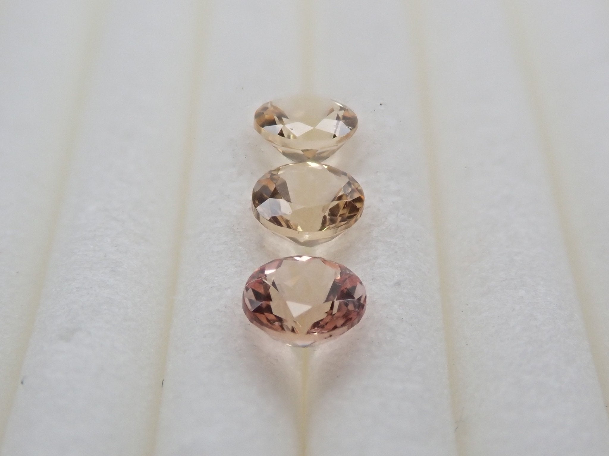 インペリアルトパーズ3石セット 0.605ct - KARATZ STORE｜カラッツSTORE