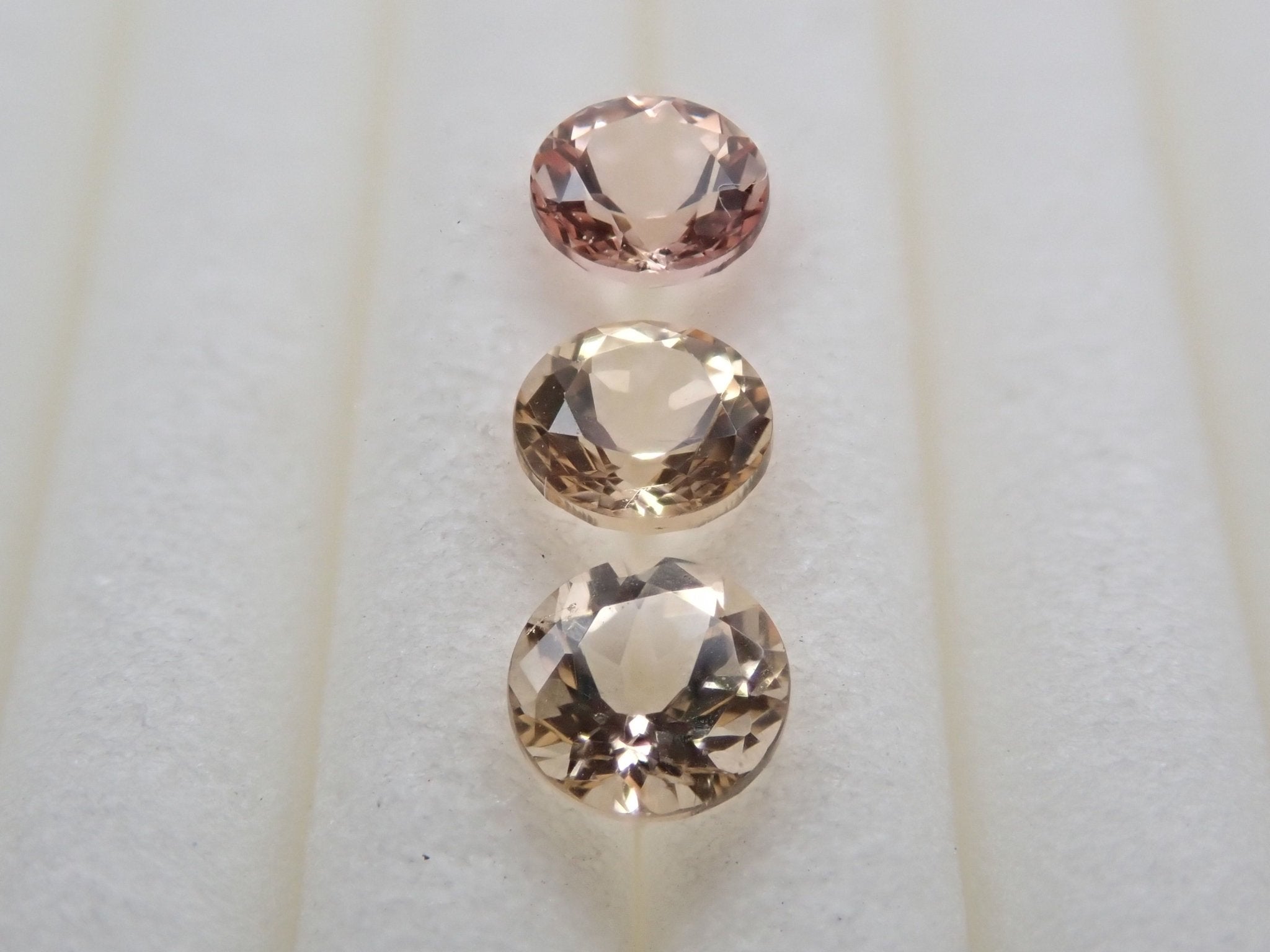 インペリアルトパーズ3石セット 0.605ct - KARATZ STORE｜カラッツSTORE