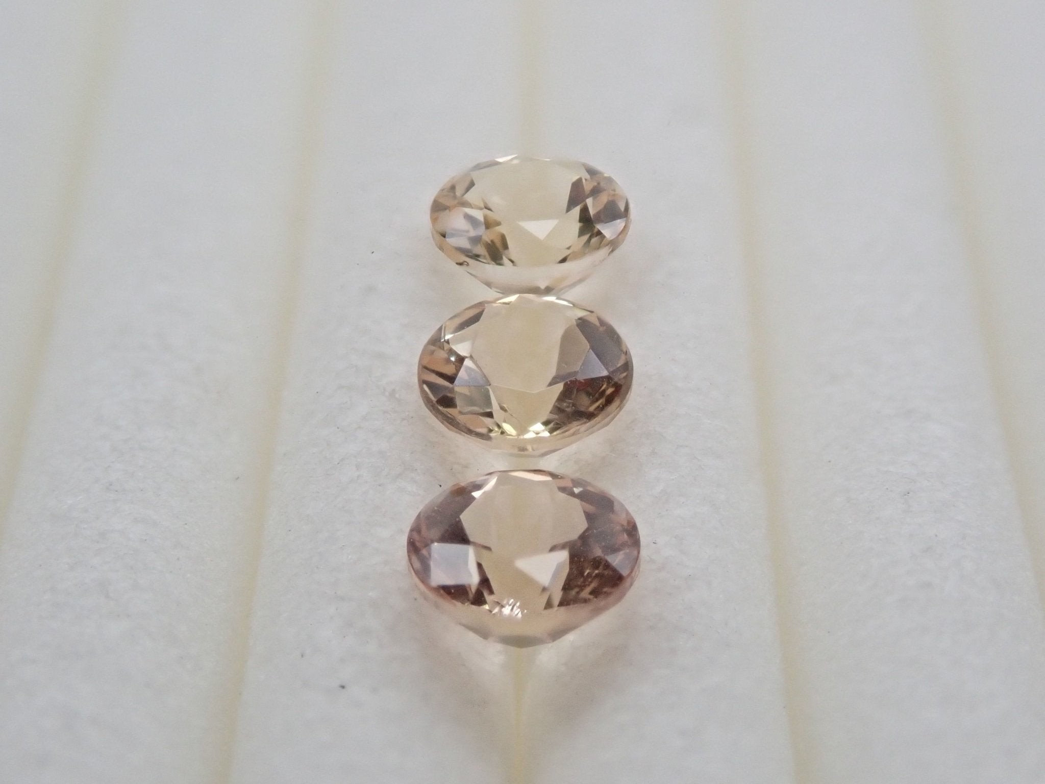 インペリアルトパーズ3石セット 0.613ct - KARATZ STORE｜カラッツSTORE