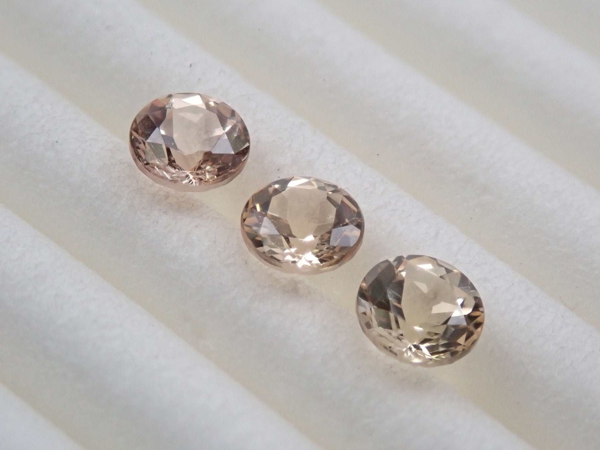 インペリアルトパーズ3石セット 0.613ct - KARATZ STORE｜カラッツSTORE