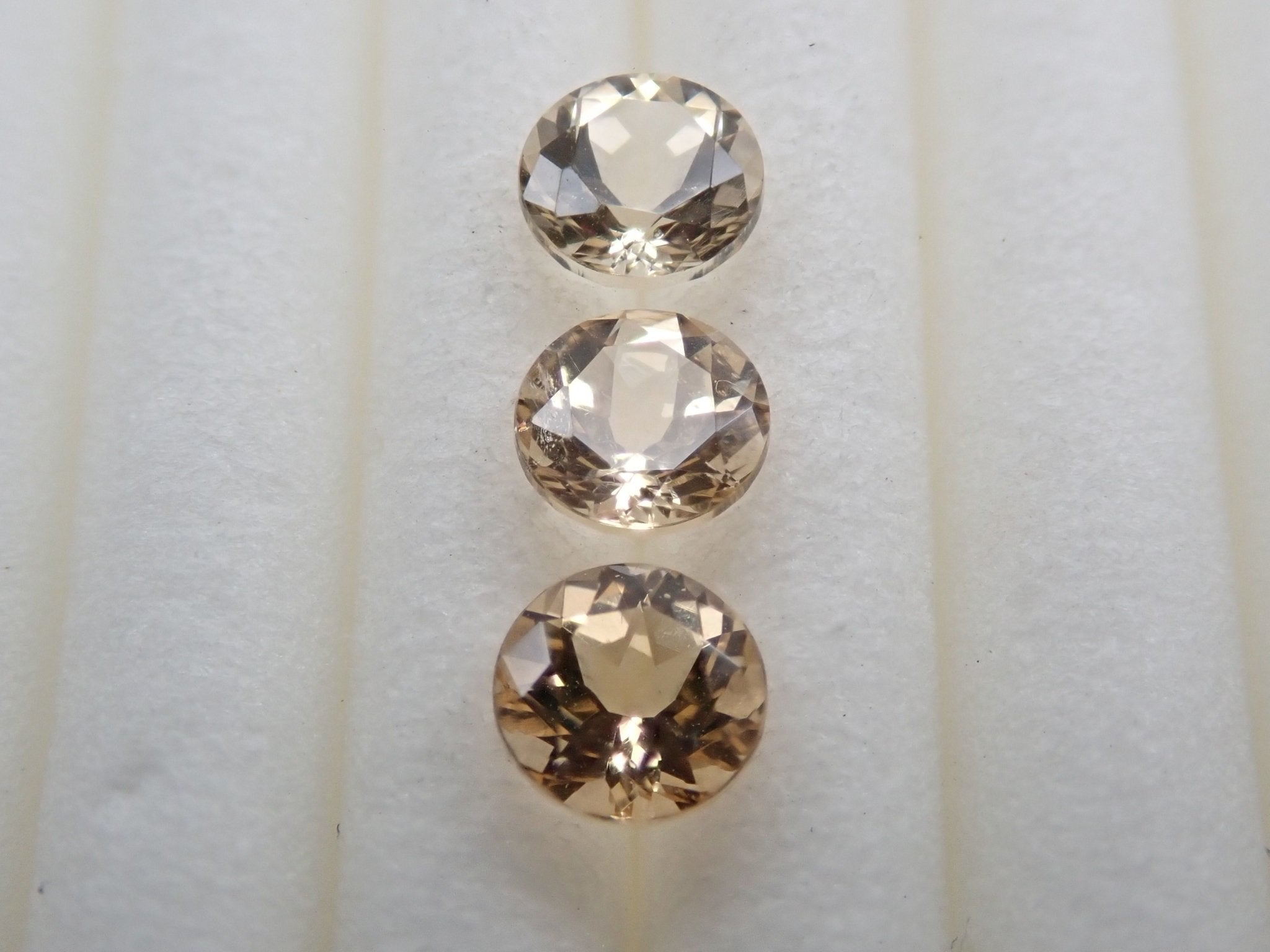 インペリアルトパーズ 3石セット 0.625ct - KARATZ STORE｜カラッツSTORE