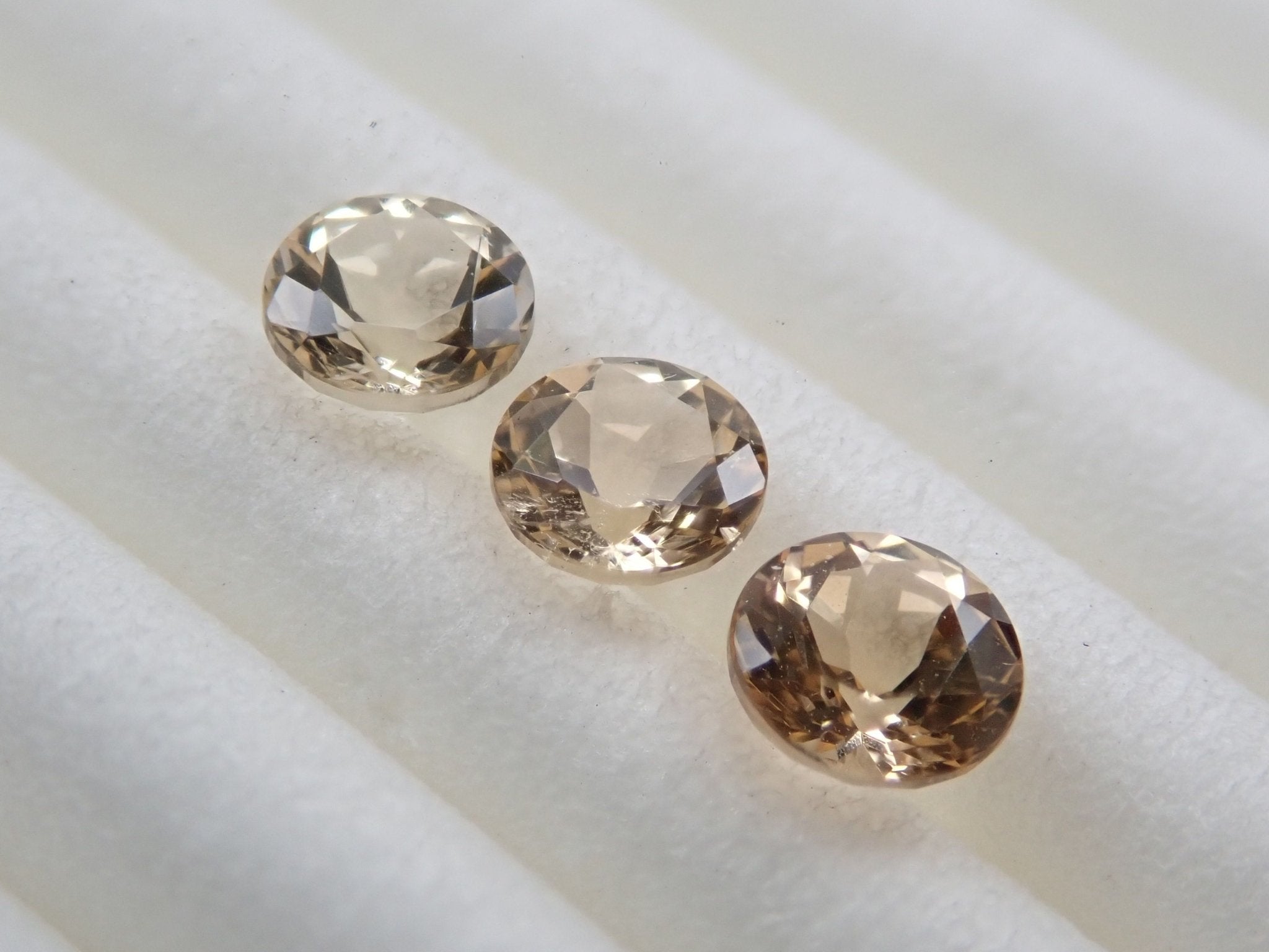 インペリアルトパーズ 3石セット 0.625ct - KARATZ STORE｜カラッツSTORE