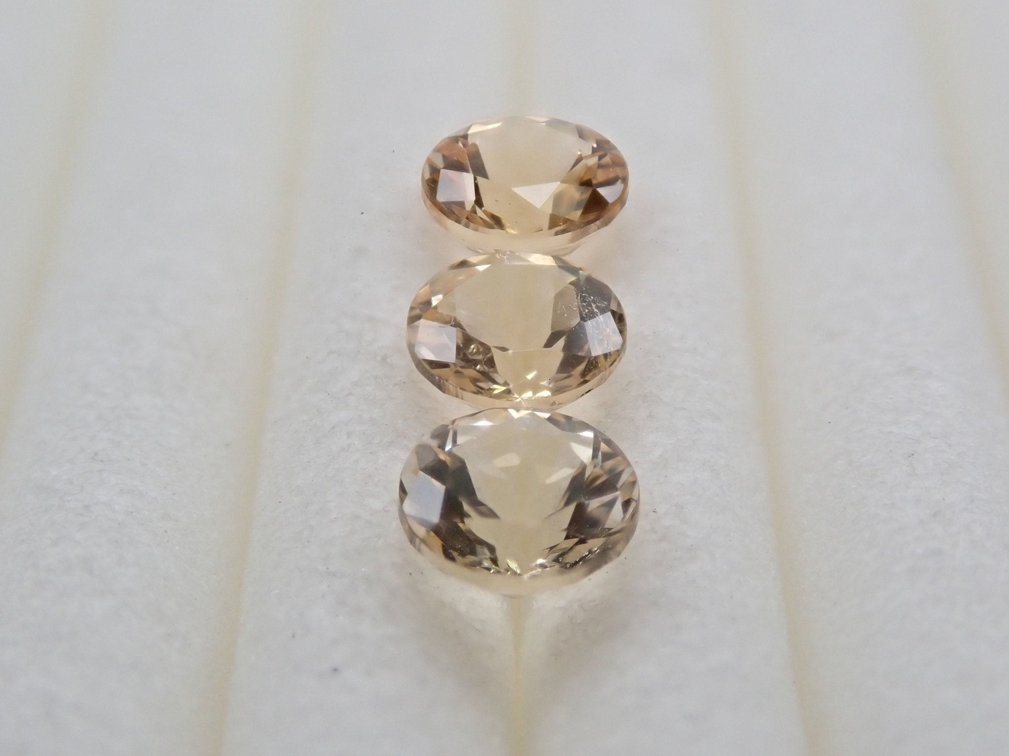 インペリアルトパーズ 3石セット 0.625ct - KARATZ STORE｜カラッツSTORE