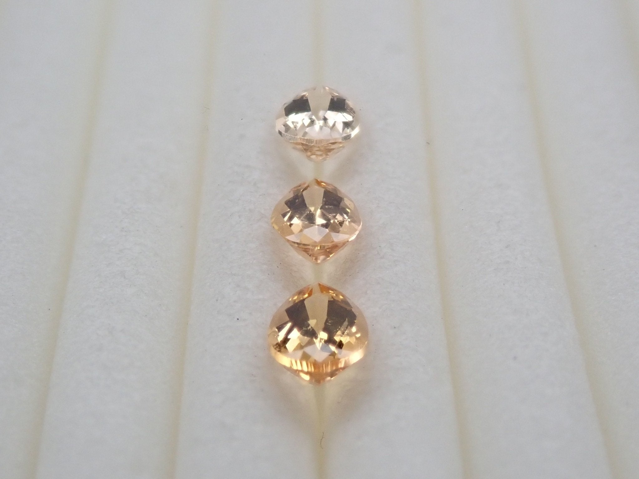 インペリアルトパーズ3石セット 0.632ct - KARATZ STORE｜カラッツSTORE