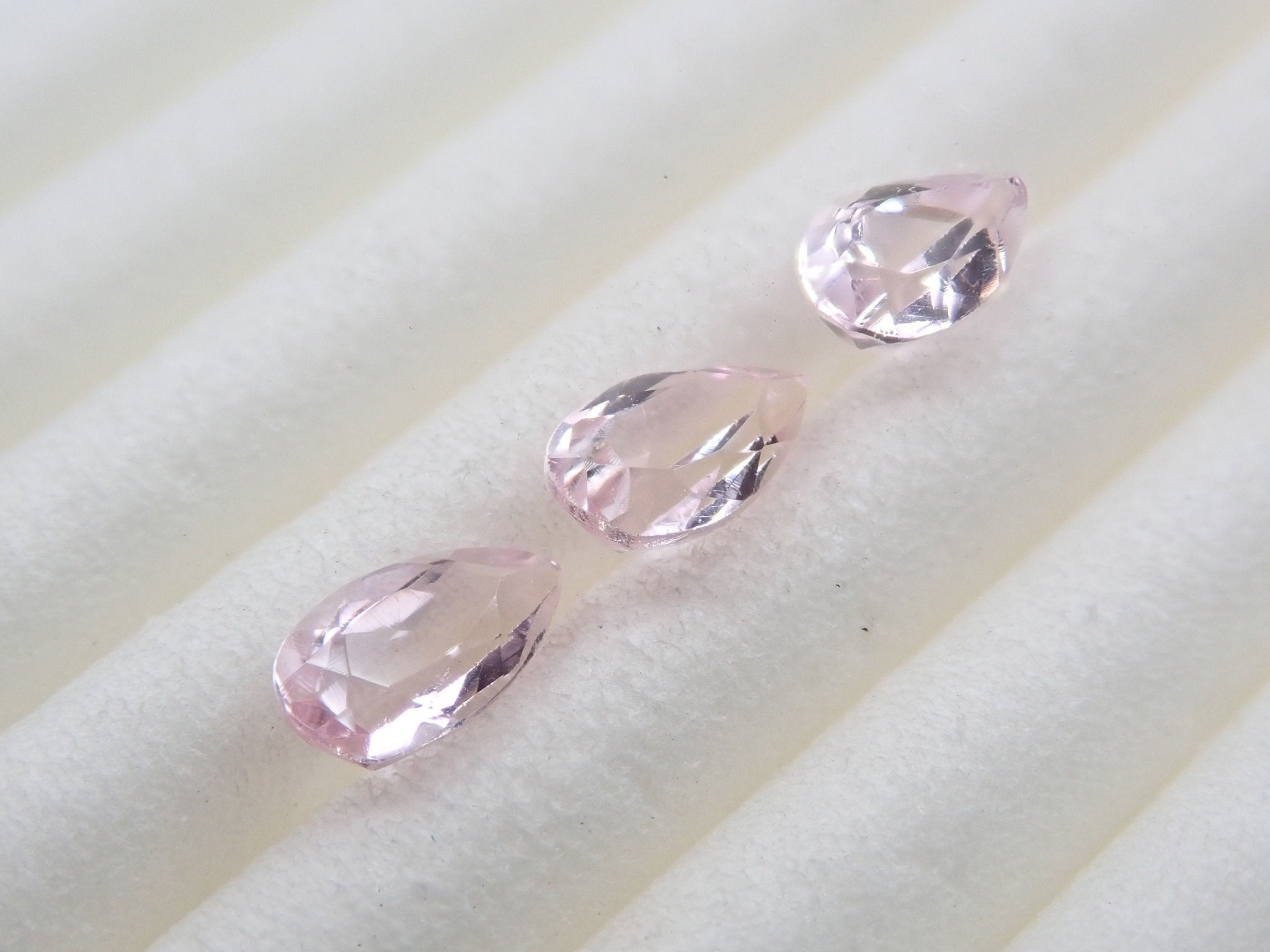 ピンクトパーズ 3石セット 0.74ct - KARATZ STORE｜カラッツSTORE