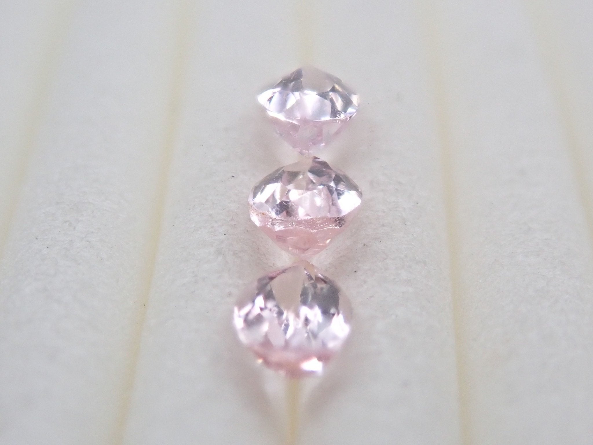 ピンクトパーズ 3石セット 0.74ct - KARATZ STORE｜カラッツSTORE