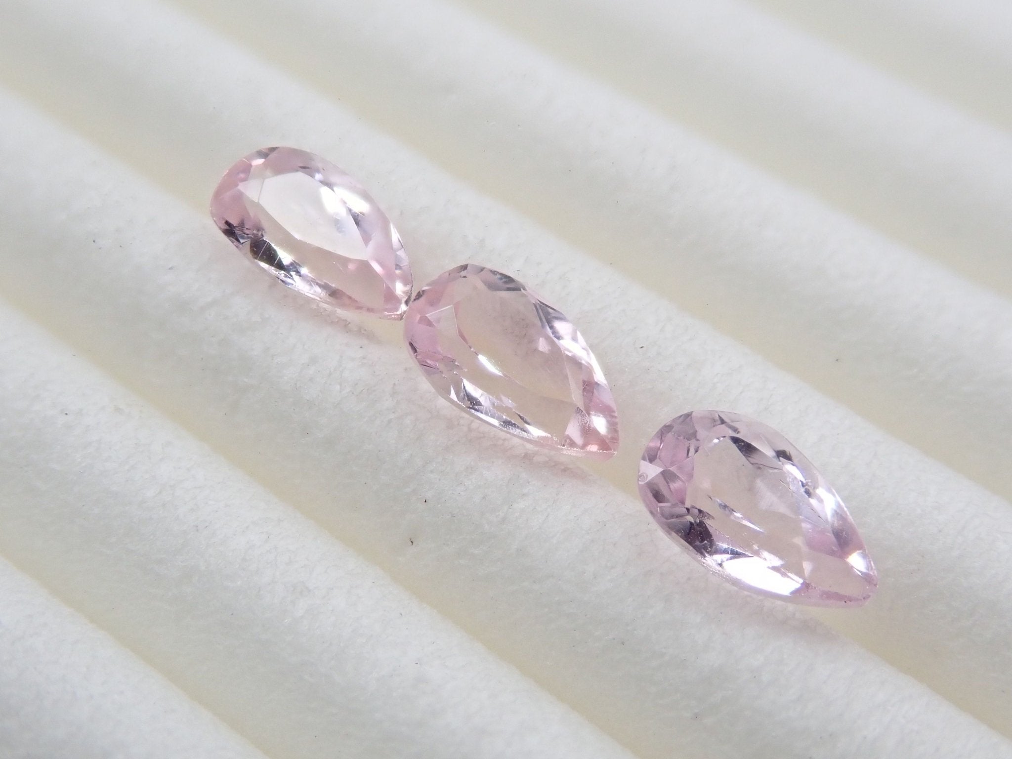 ピンクトパーズ 3石セット 0.74ct - KARATZ STORE｜カラッツSTORE