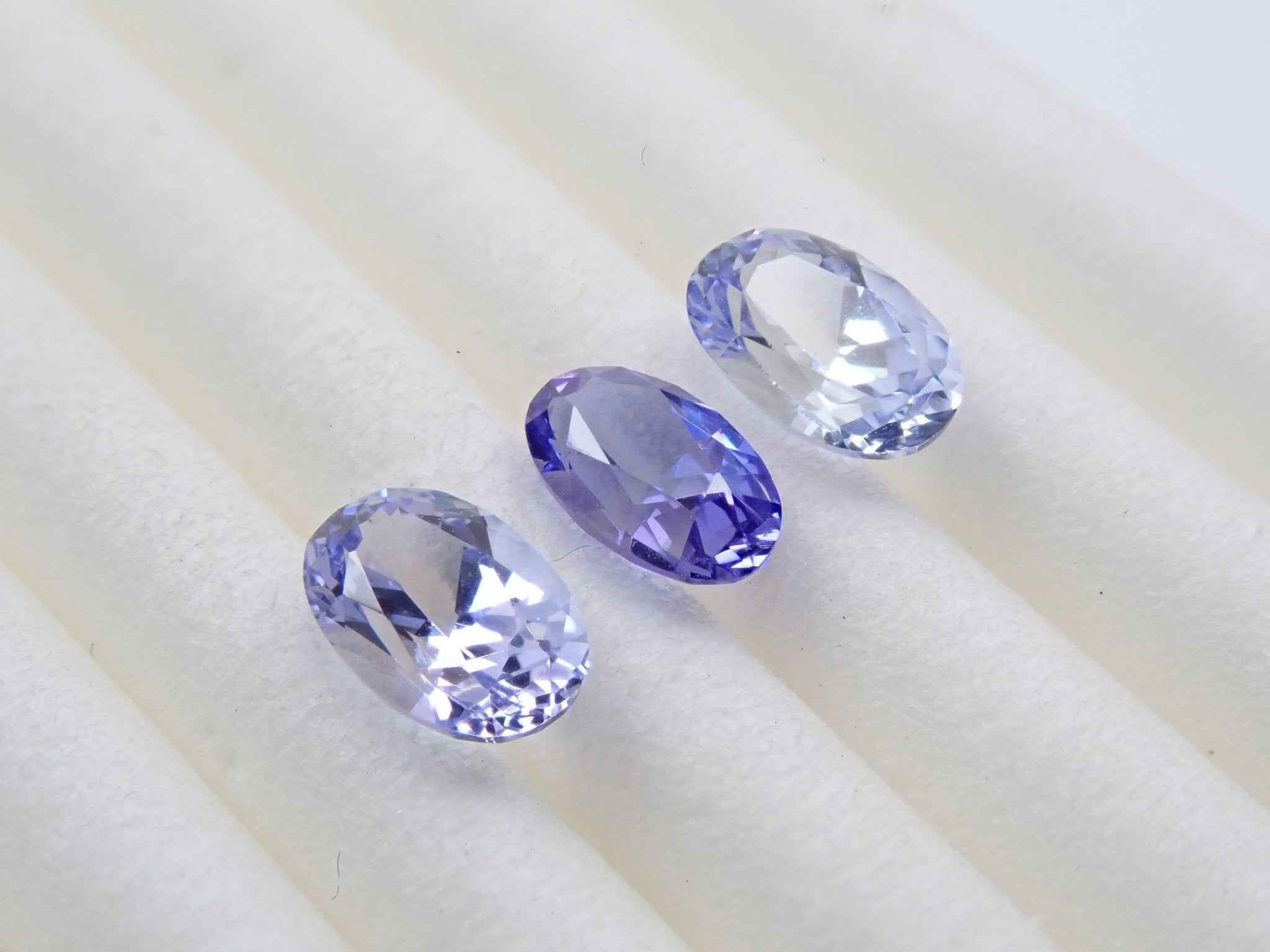 タンザナイト3石セット 1.026ct（グラデーション） - KARATZ STORE｜カラッツSTORE