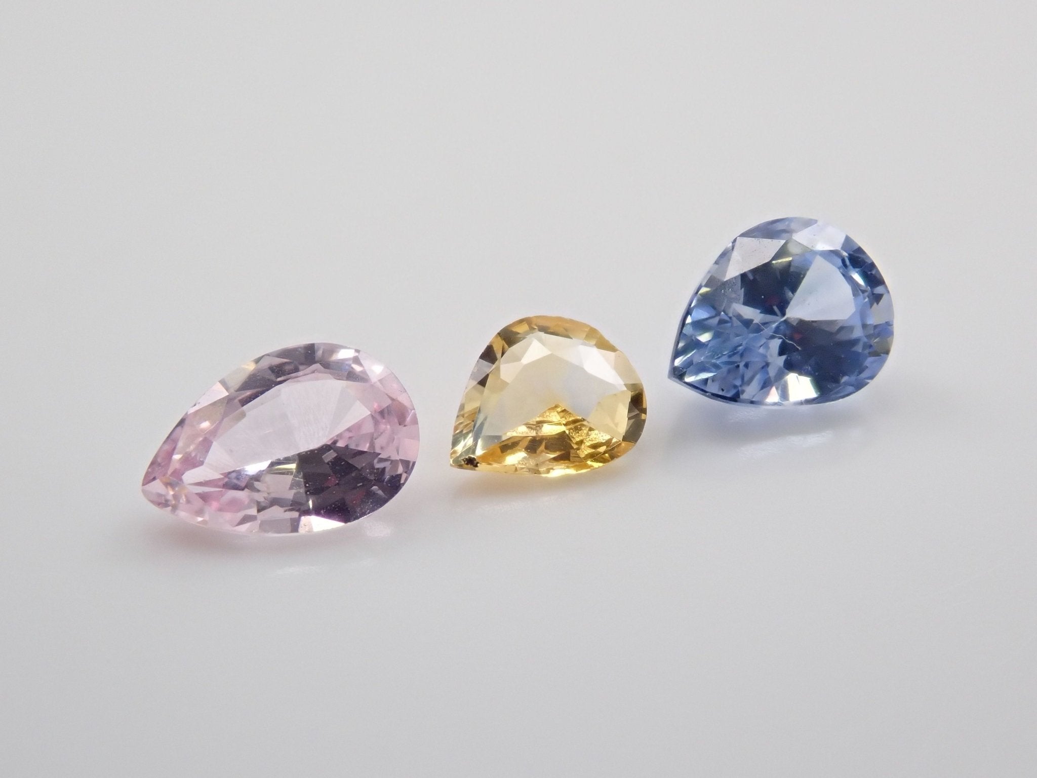 シグナルカラーサファイア3石セット 1.435ct - KARATZ STORE｜カラッツSTORE