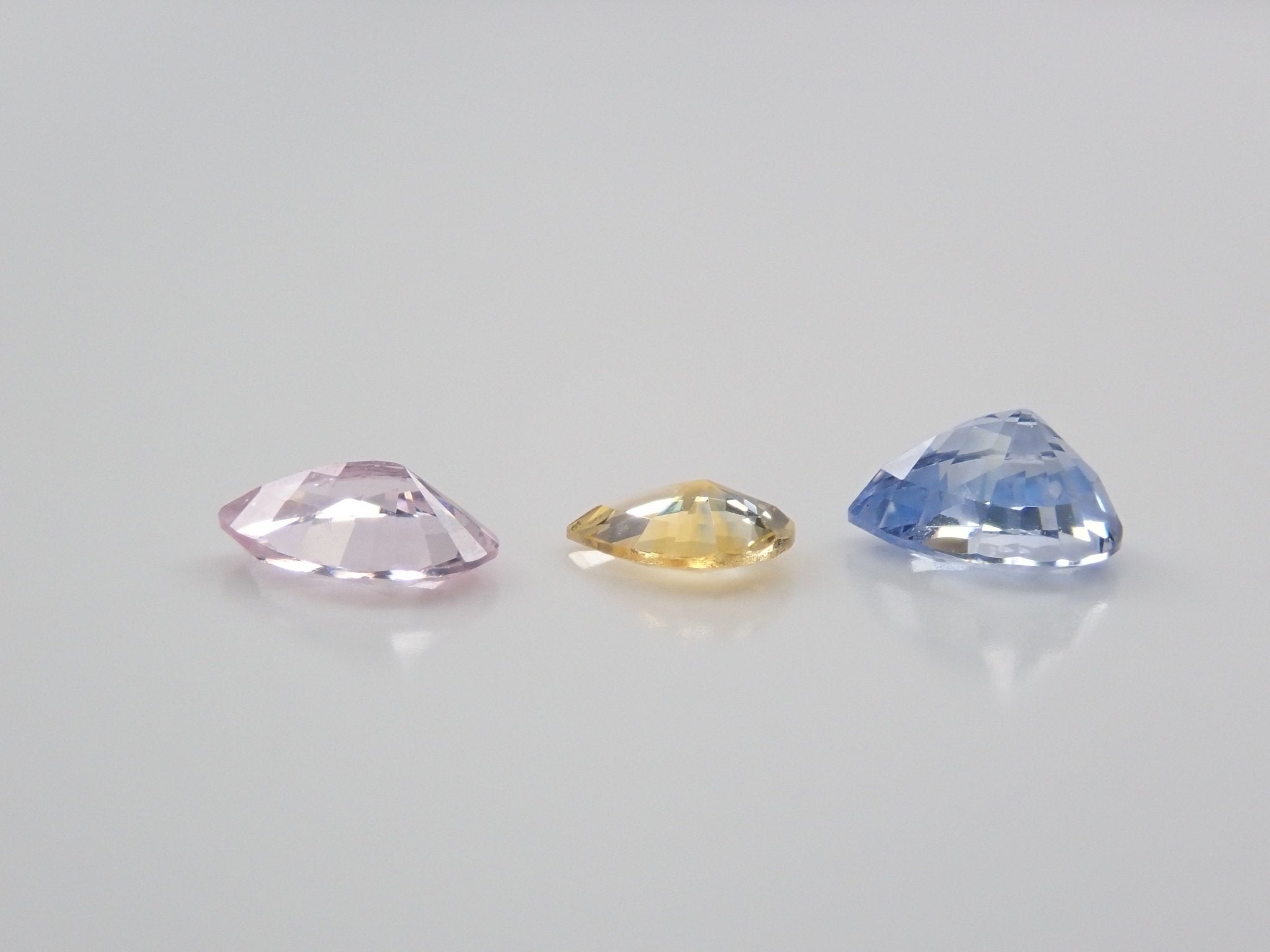 シグナルカラーサファイア3石セット 1.435ct - KARATZ STORE｜カラッツSTORE